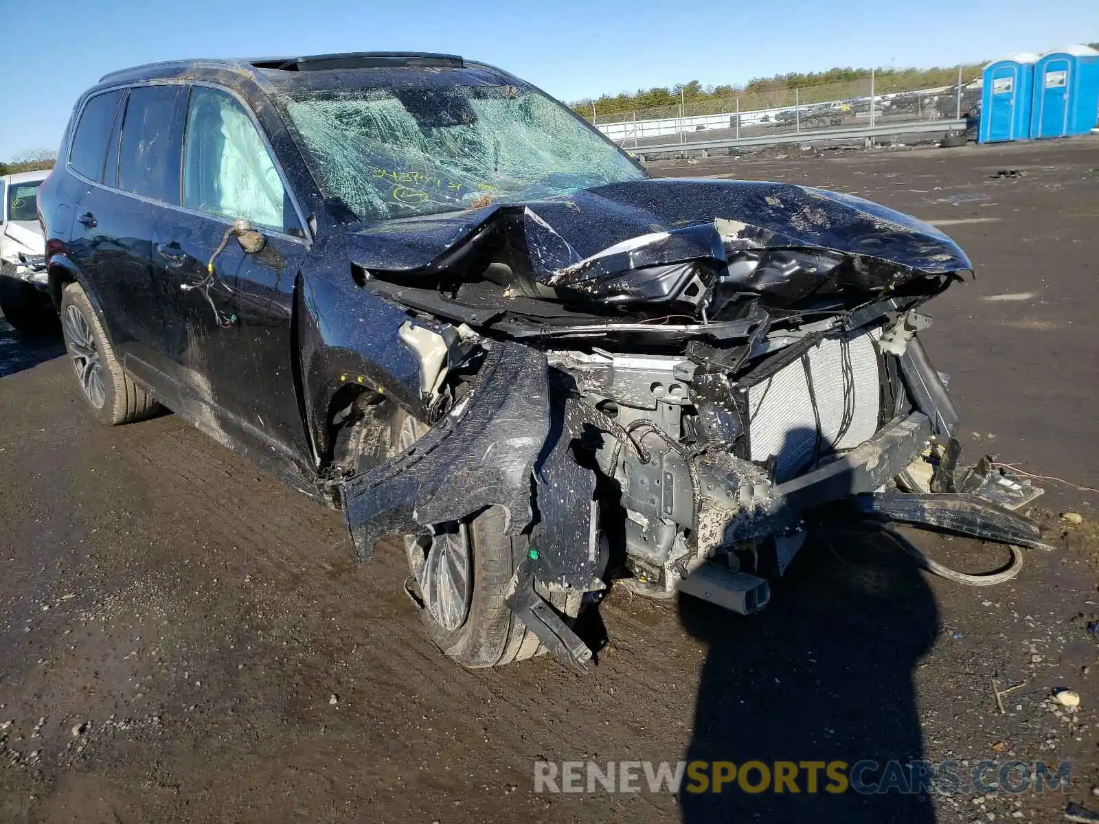 1 Photograph of a damaged car YV4A221K4L1586353 VOLVO XC90 2020