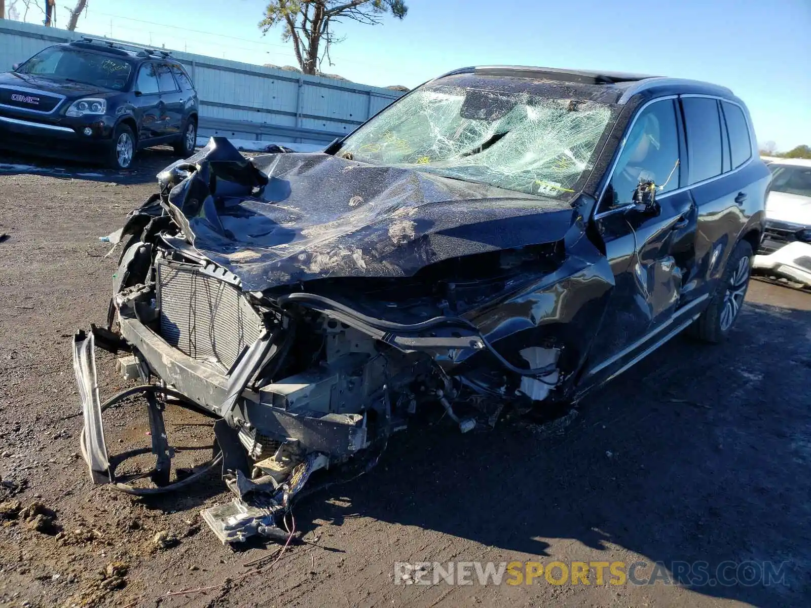 2 Photograph of a damaged car YV4A221K4L1586353 VOLVO XC90 2020