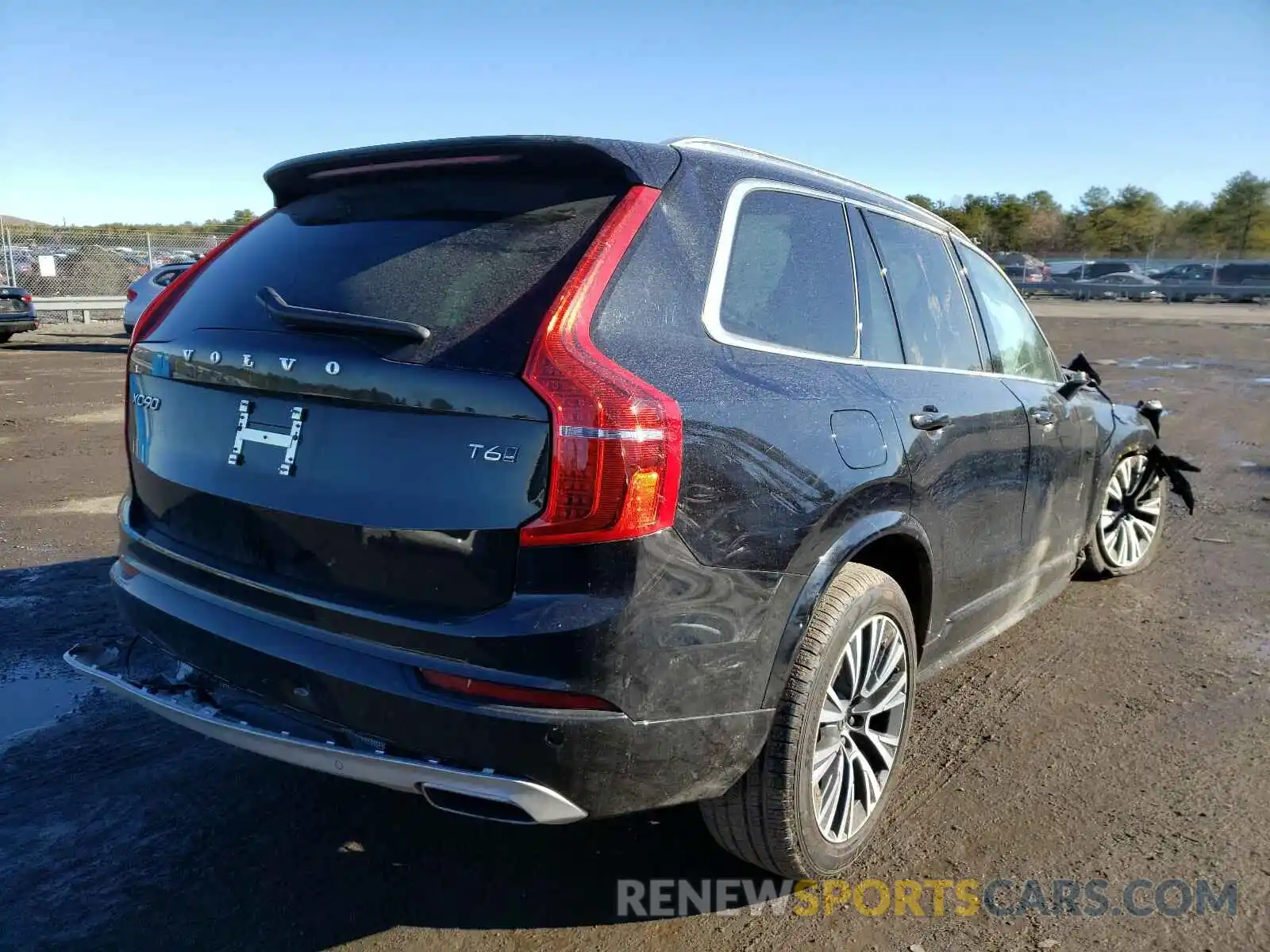 4 Photograph of a damaged car YV4A221K4L1586353 VOLVO XC90 2020