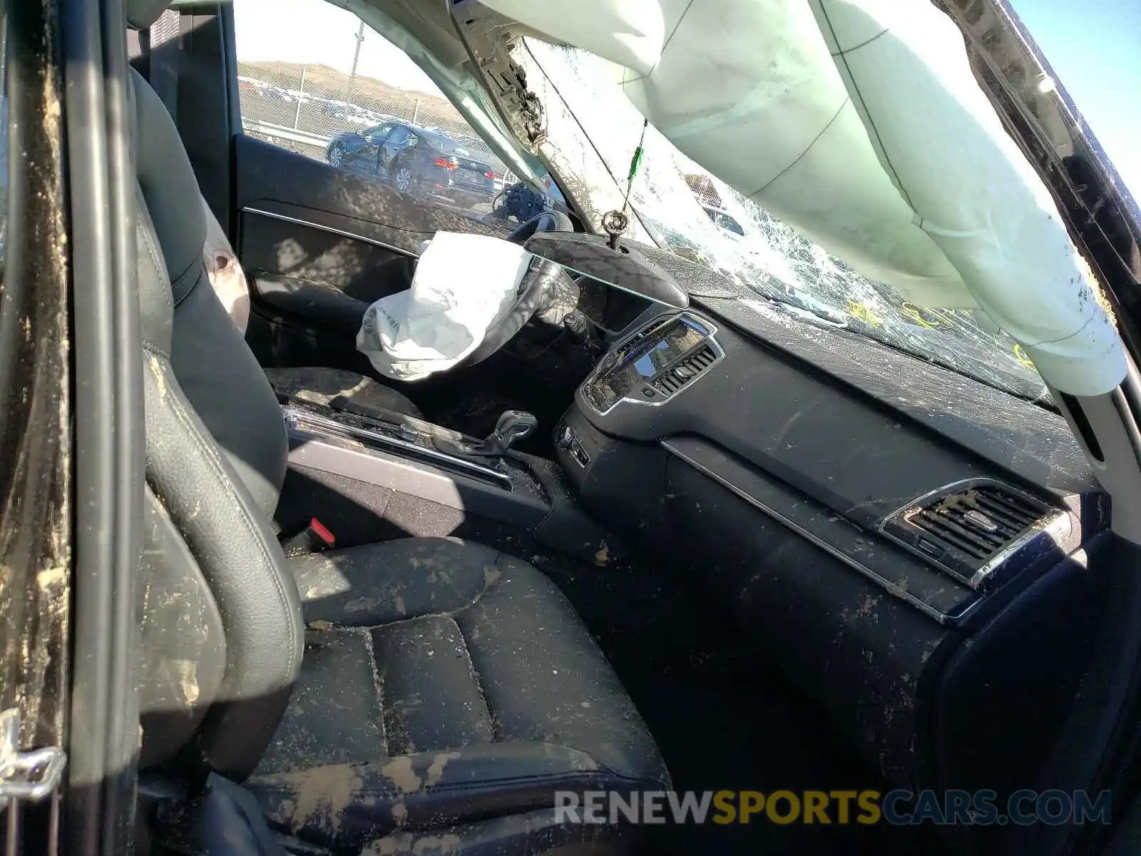 5 Photograph of a damaged car YV4A221K4L1586353 VOLVO XC90 2020