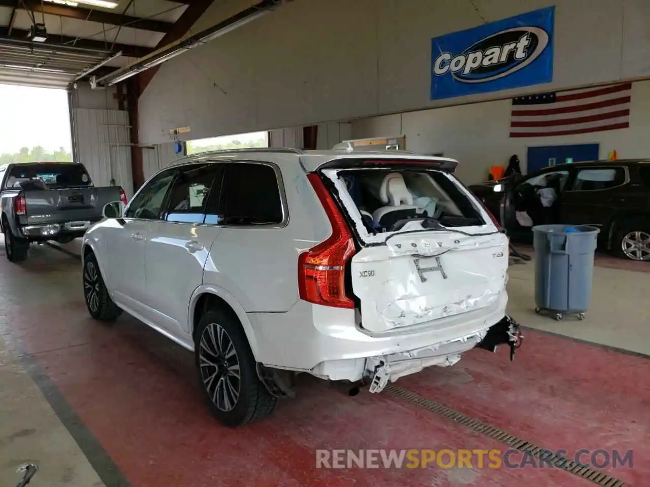 3 Photograph of a damaged car YV4A221K4L1623644 VOLVO XC90 2020