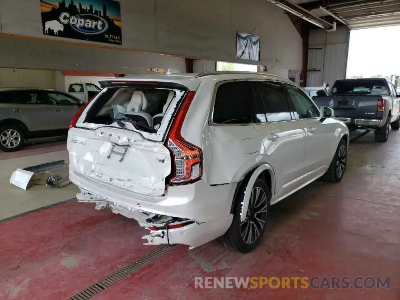 4 Photograph of a damaged car YV4A221K4L1623644 VOLVO XC90 2020