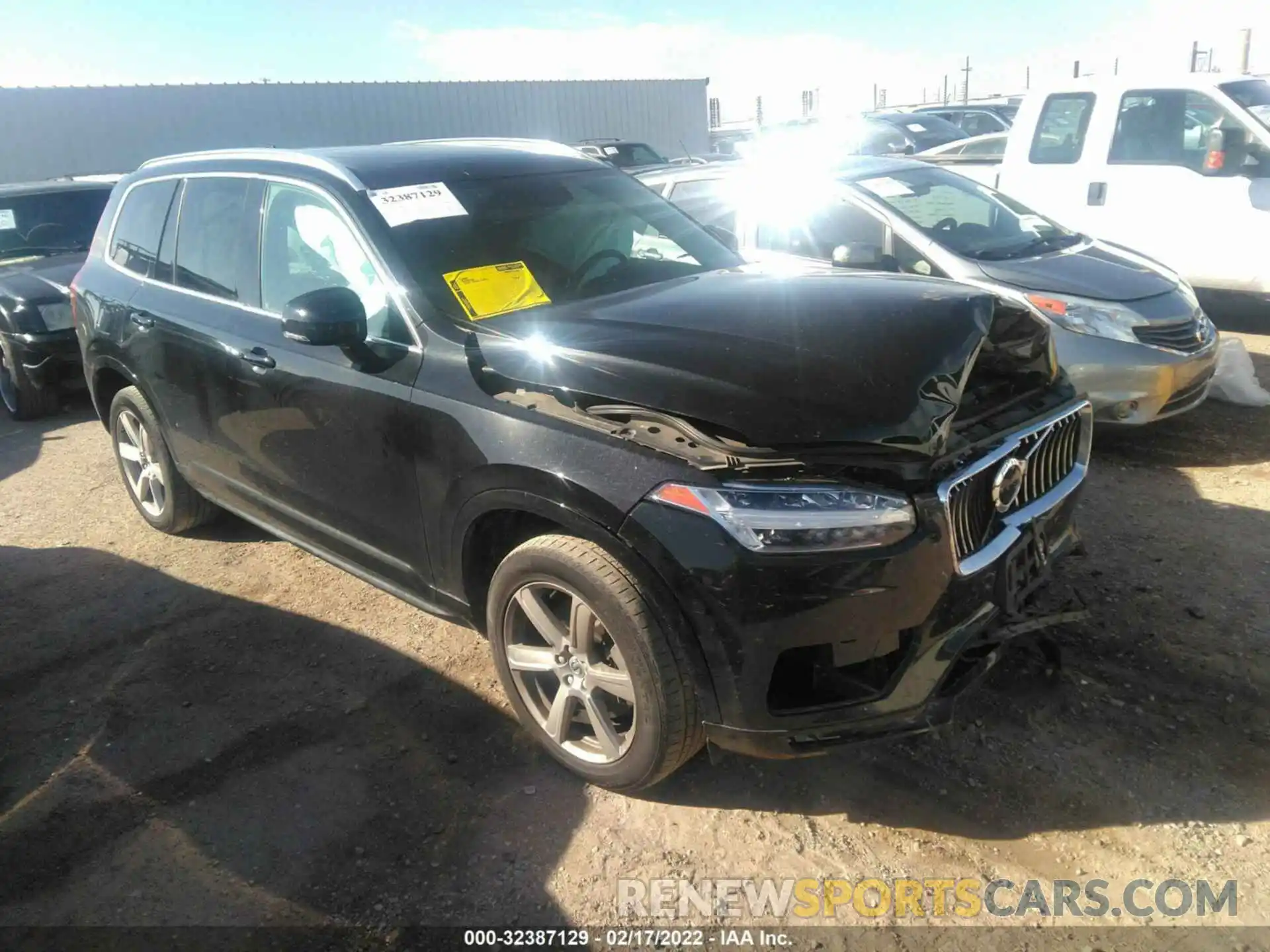 1 Photograph of a damaged car YV4A221K5L1606075 VOLVO XC90 2020