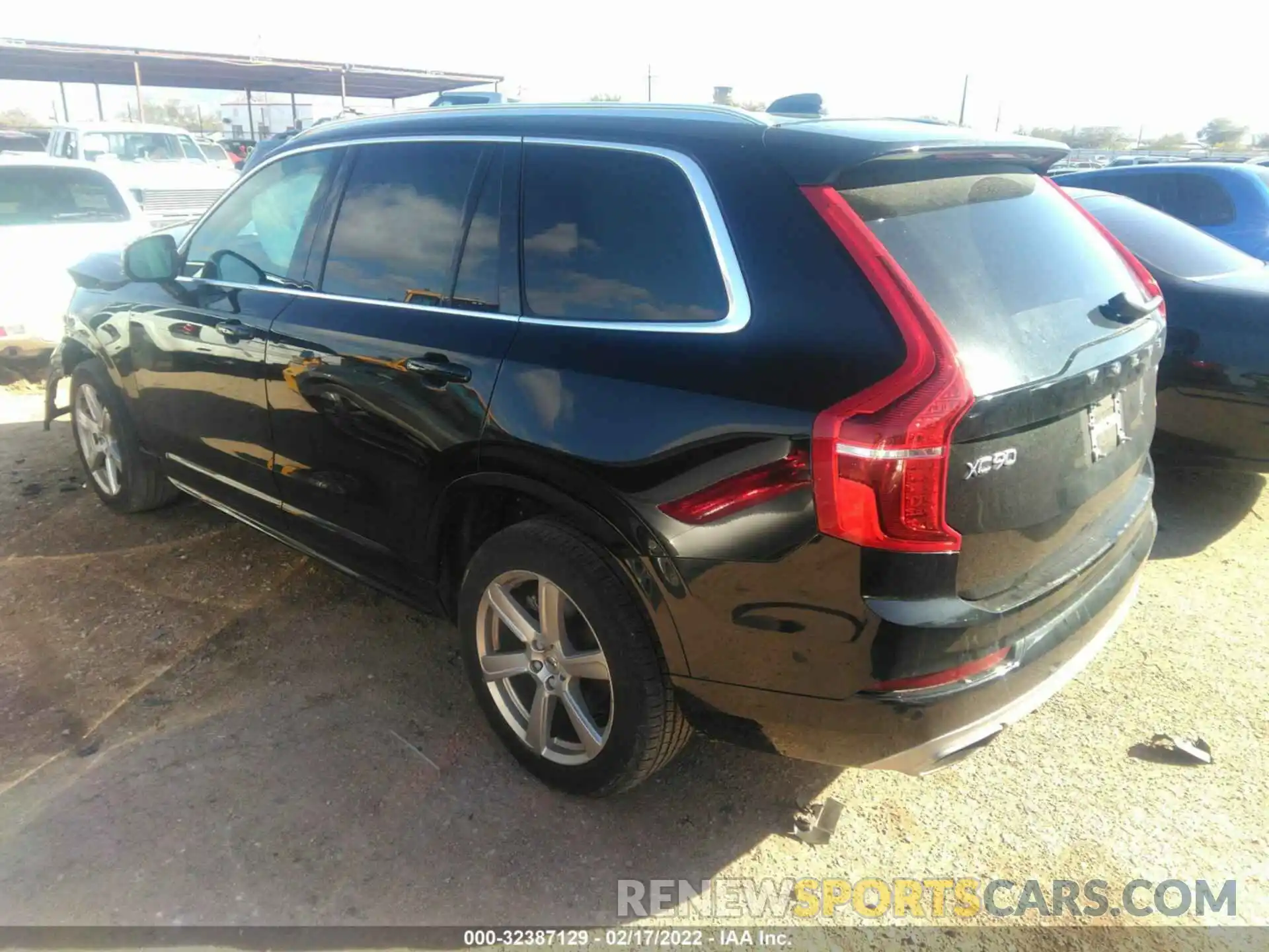 3 Photograph of a damaged car YV4A221K5L1606075 VOLVO XC90 2020