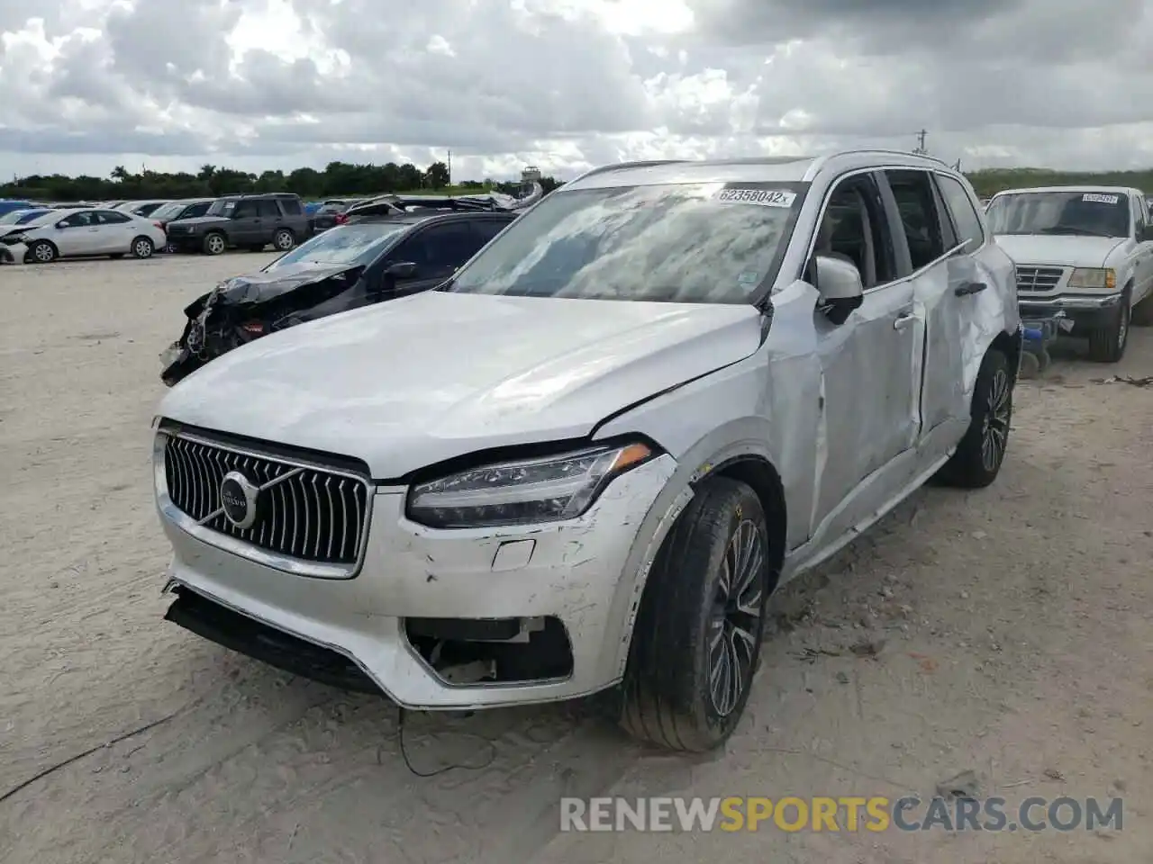 2 Photograph of a damaged car YV4A221K6L1588671 VOLVO XC90 2020