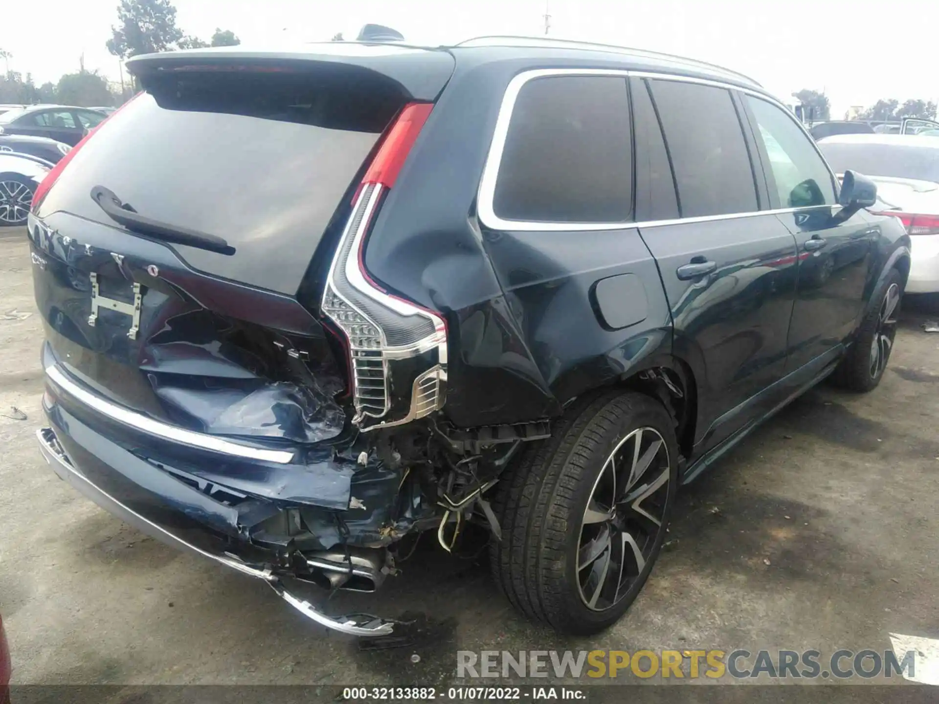 4 Photograph of a damaged car YV4A221K7L1608474 VOLVO XC90 2020