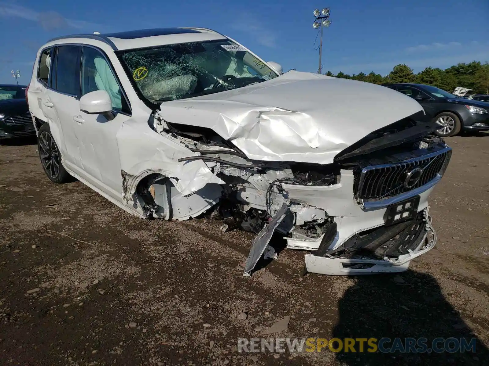 1 Photograph of a damaged car YV4A221K9L1568463 VOLVO XC90 2020