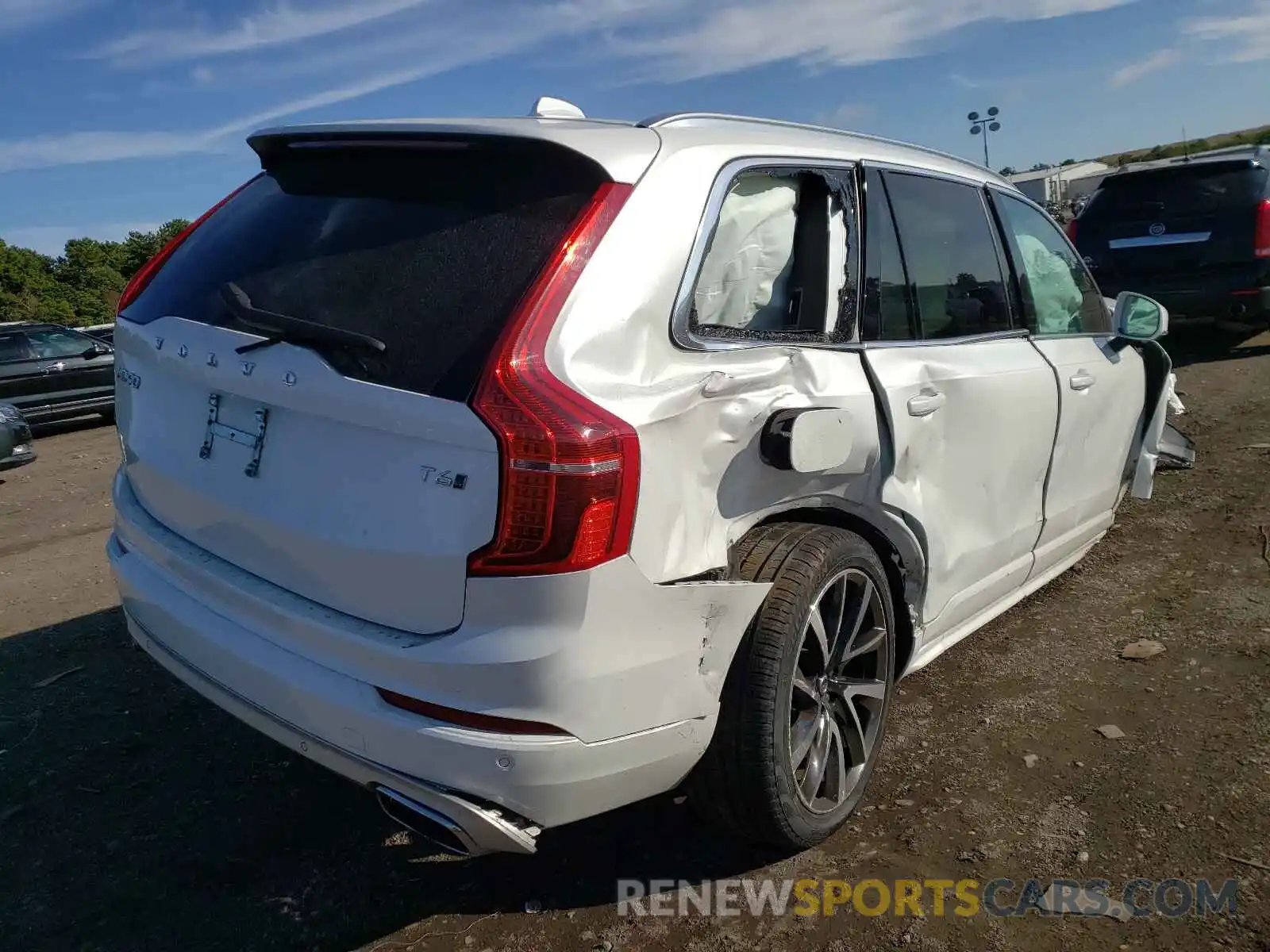 4 Фотография поврежденного автомобиля YV4A221K9L1568463 VOLVO XC90 2020