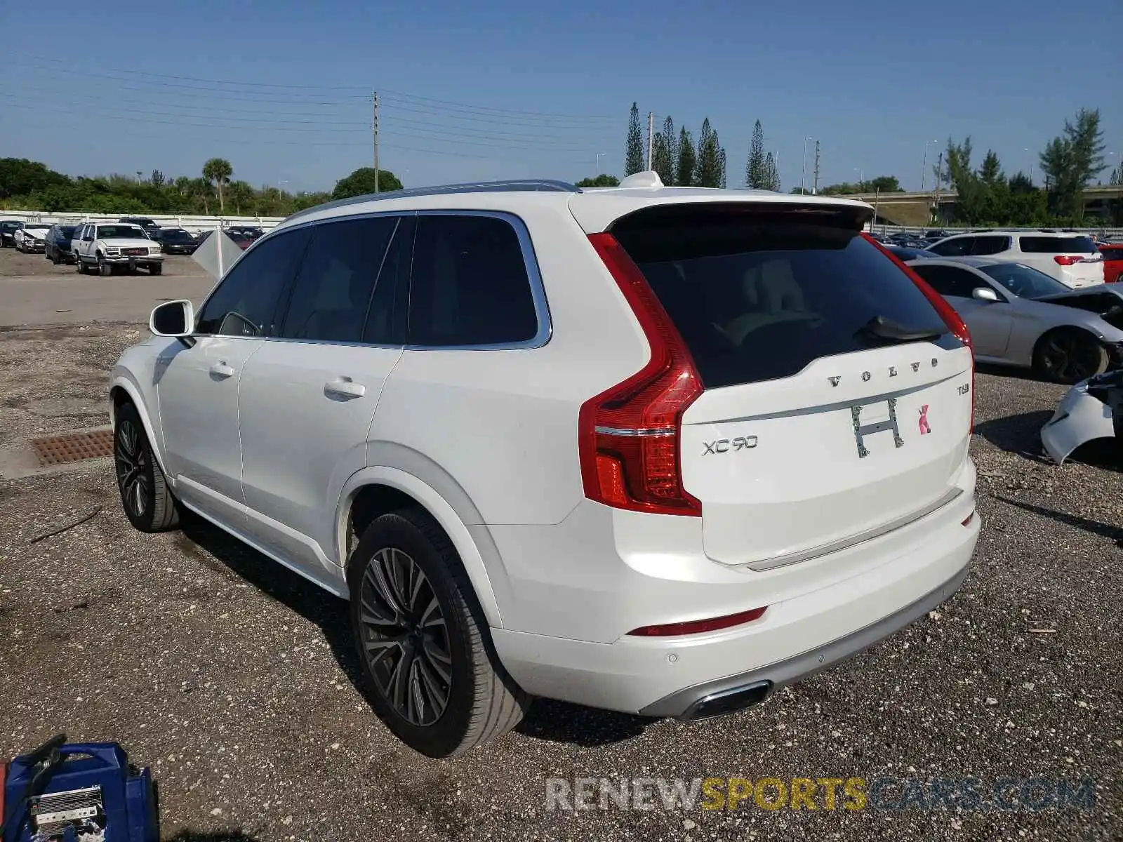 3 Photograph of a damaged car YV4A221KXL1531289 VOLVO XC90 2020