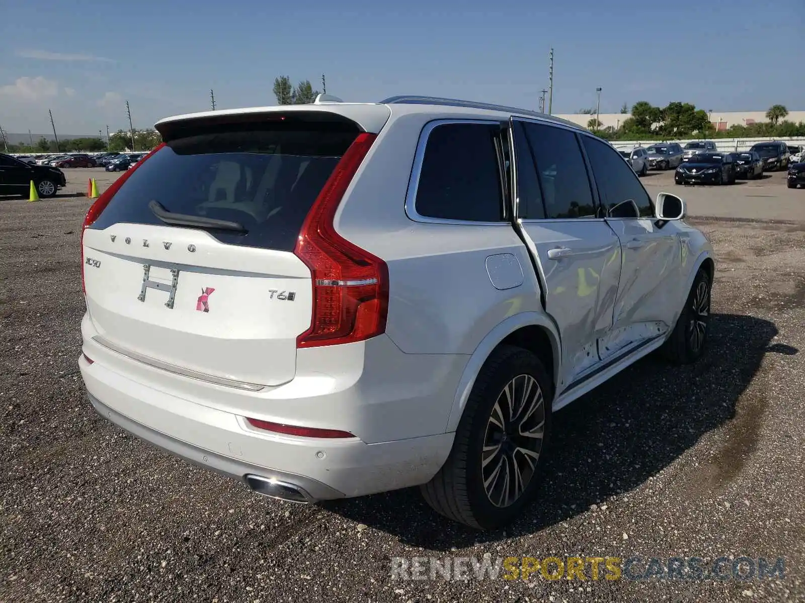 4 Photograph of a damaged car YV4A221KXL1531289 VOLVO XC90 2020