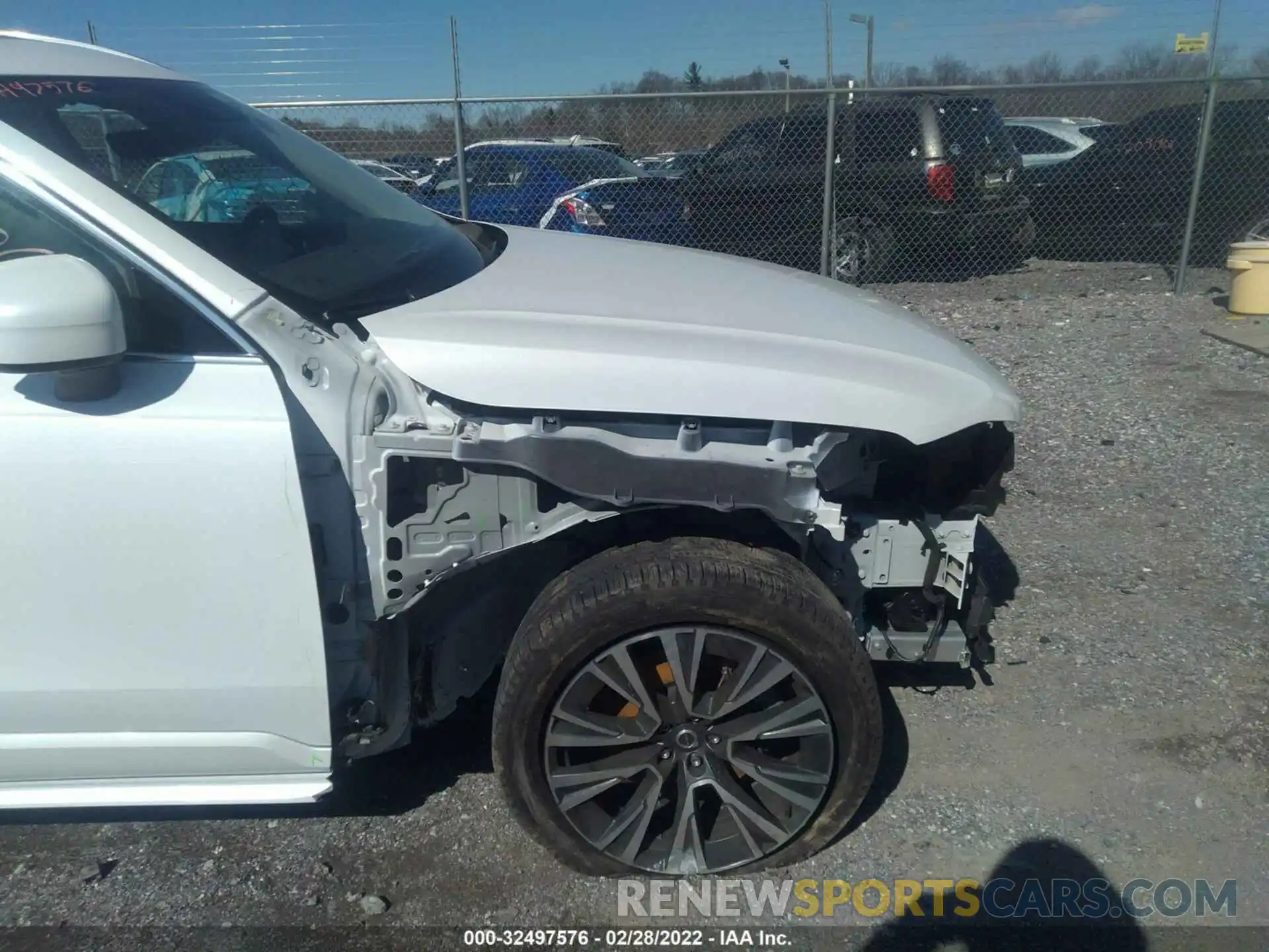 6 Photograph of a damaged car YV4A221KXL1566236 VOLVO XC90 2020