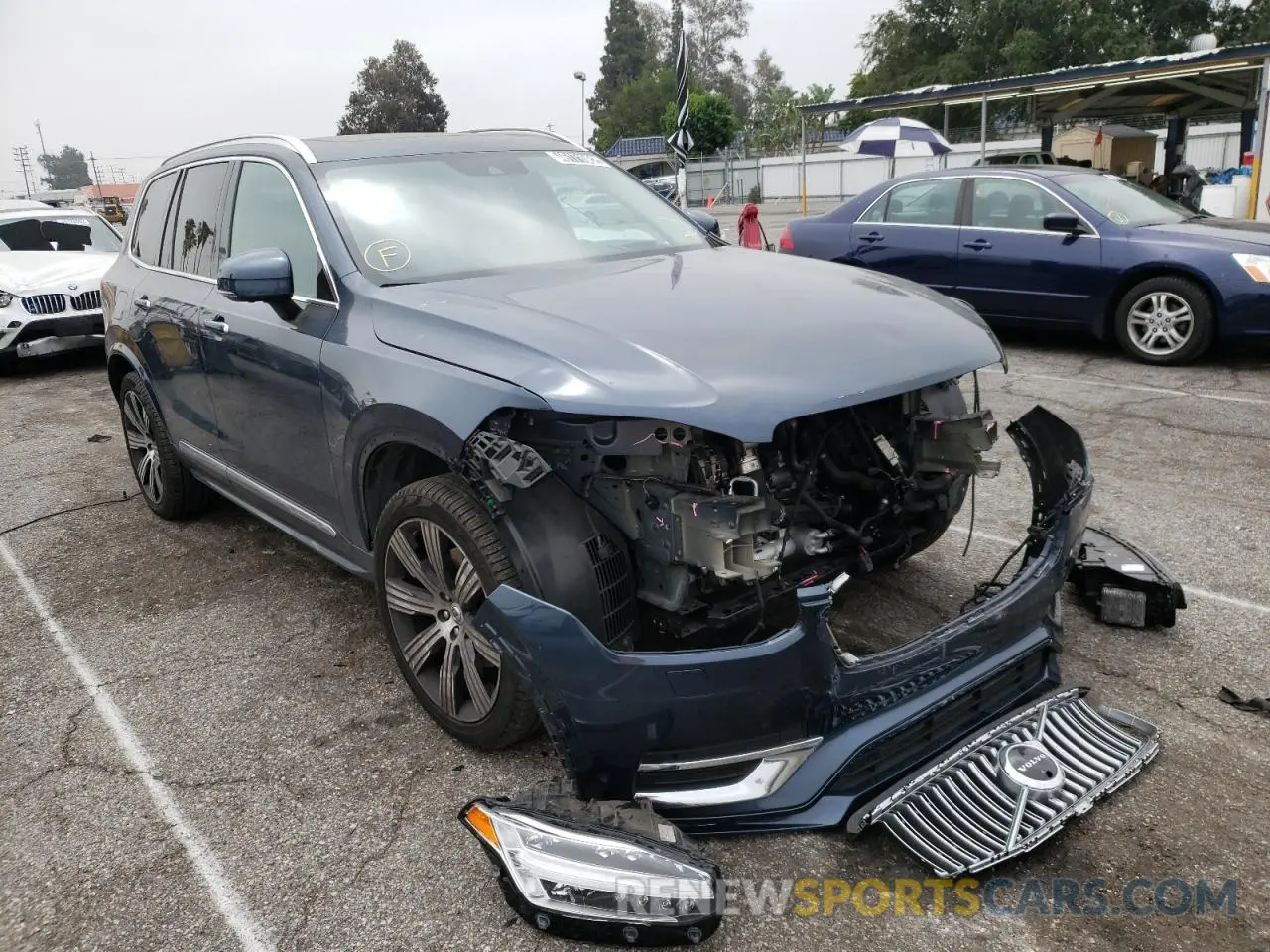 1 Photograph of a damaged car YV4A221L0L1618224 VOLVO XC90 2020