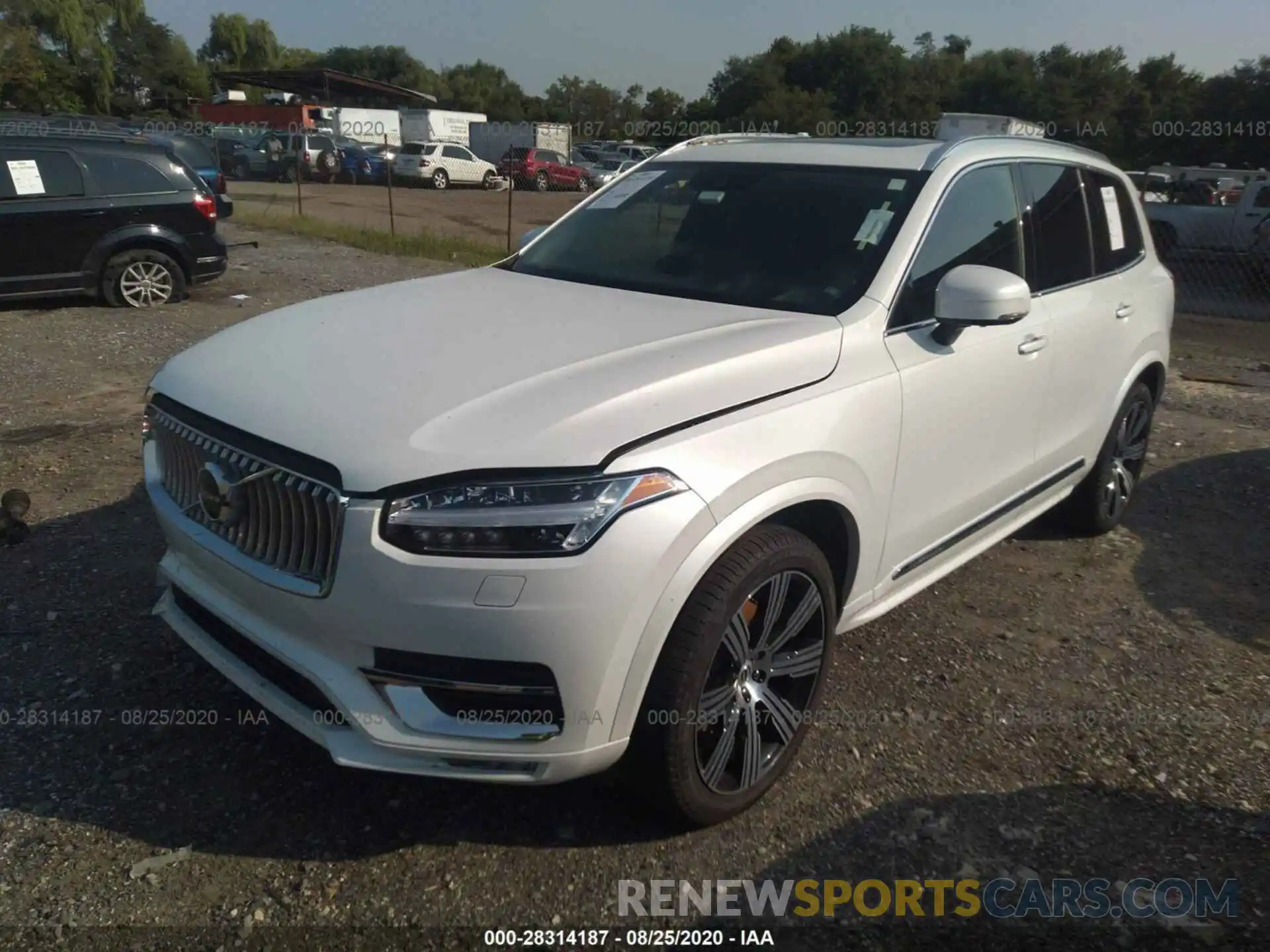 2 Photograph of a damaged car YV4A221L1L1556235 VOLVO XC90 2020