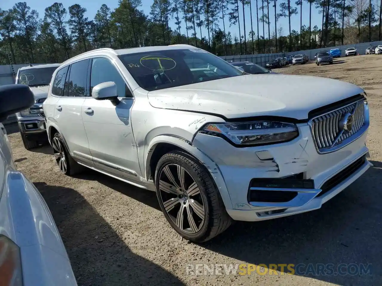 4 Photograph of a damaged car YV4A221L2L1554073 VOLVO XC90 2020