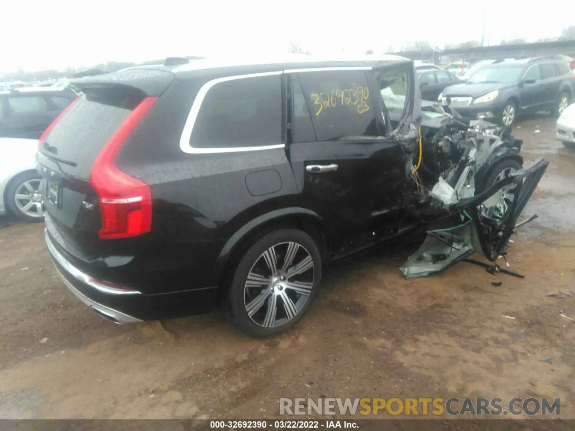 4 Photograph of a damaged car YV4A221L3L1567561 VOLVO XC90 2020