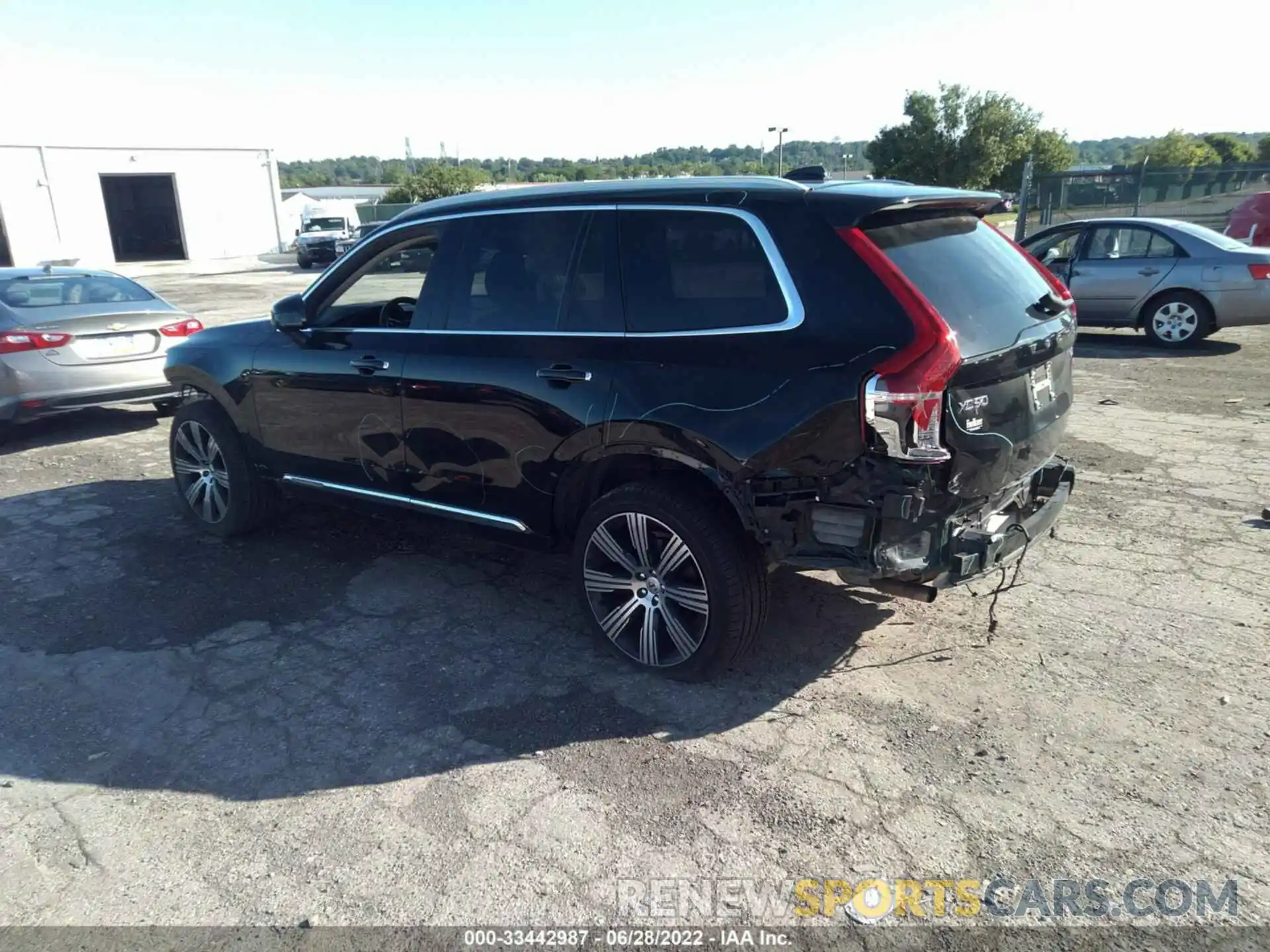 3 Photograph of a damaged car YV4A221L5L1551863 VOLVO XC90 2020