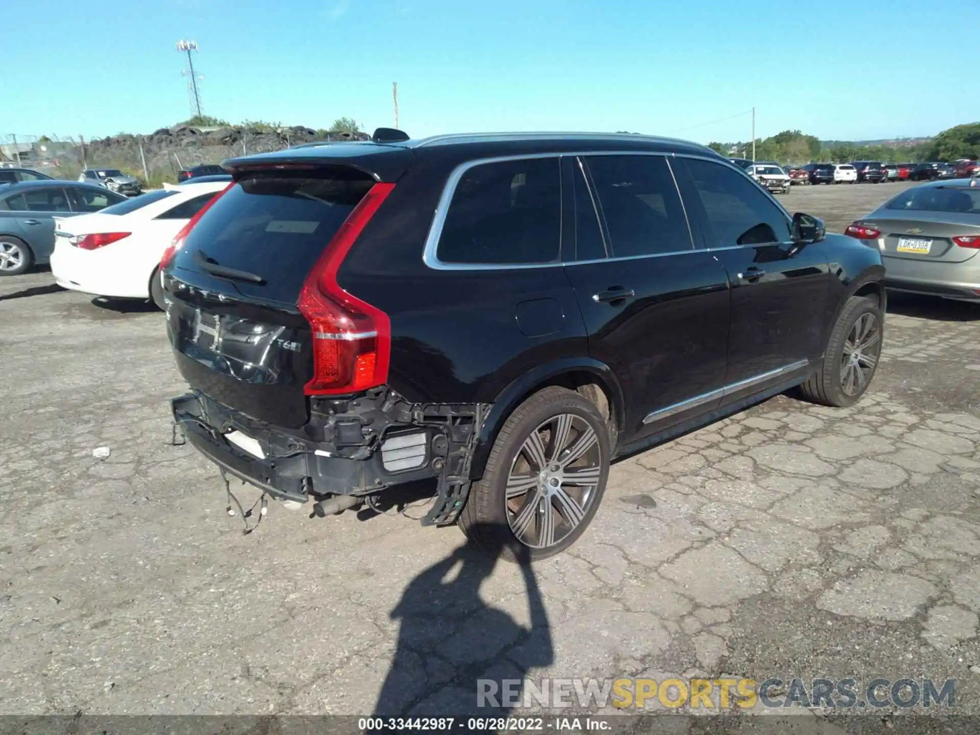 4 Photograph of a damaged car YV4A221L5L1551863 VOLVO XC90 2020