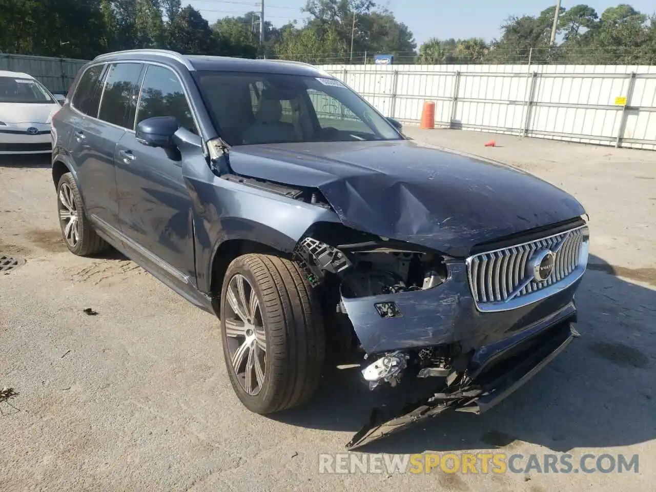 1 Photograph of a damaged car YV4A221L7L1564713 VOLVO XC90 2020