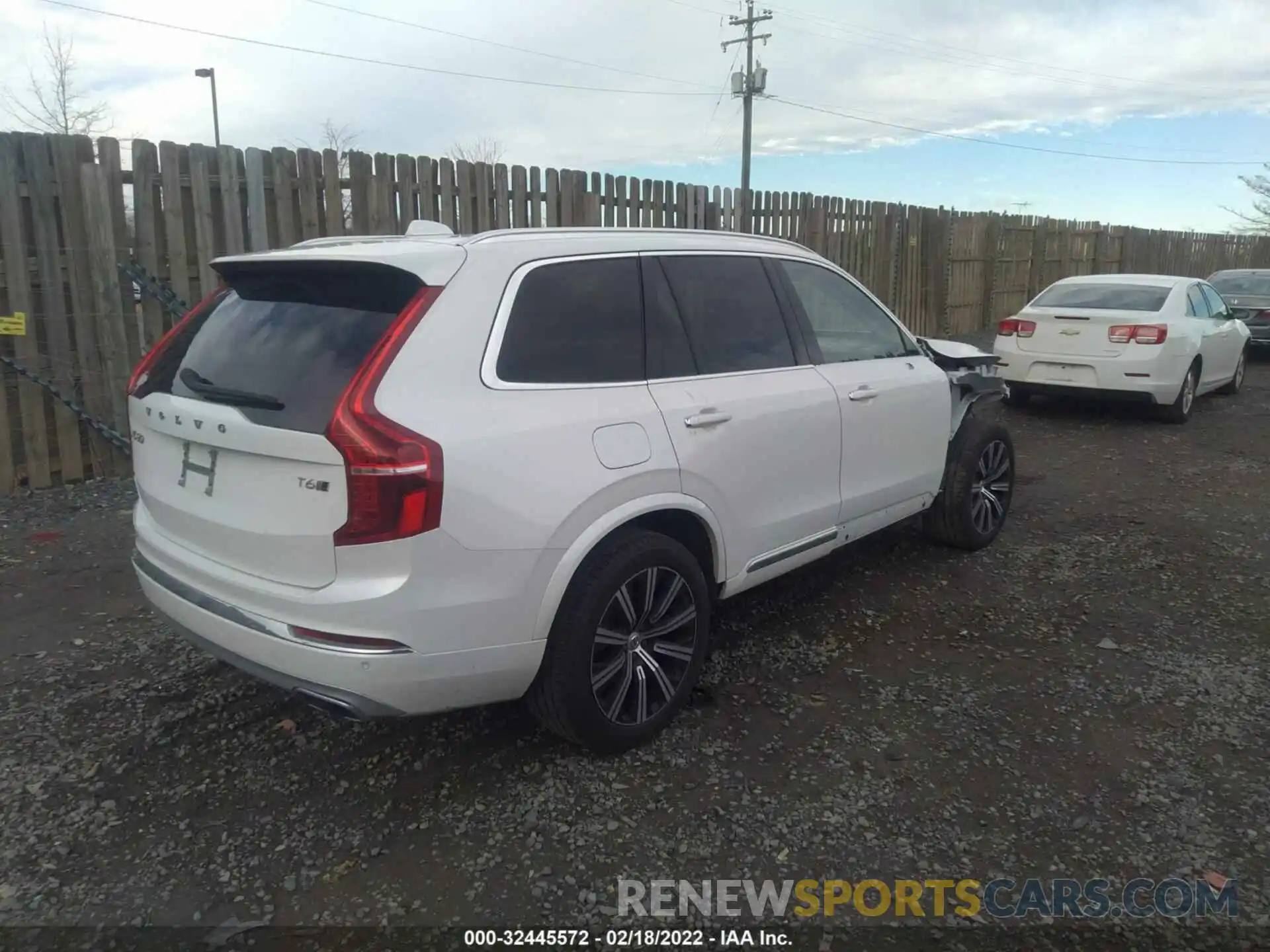 3 Photograph of a damaged car YV4A221L7L1620407 VOLVO XC90 2020