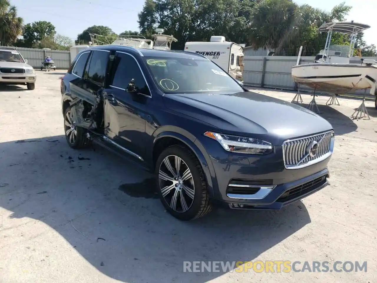 1 Photograph of a damaged car YV4A221L7L1624084 VOLVO XC90 2020