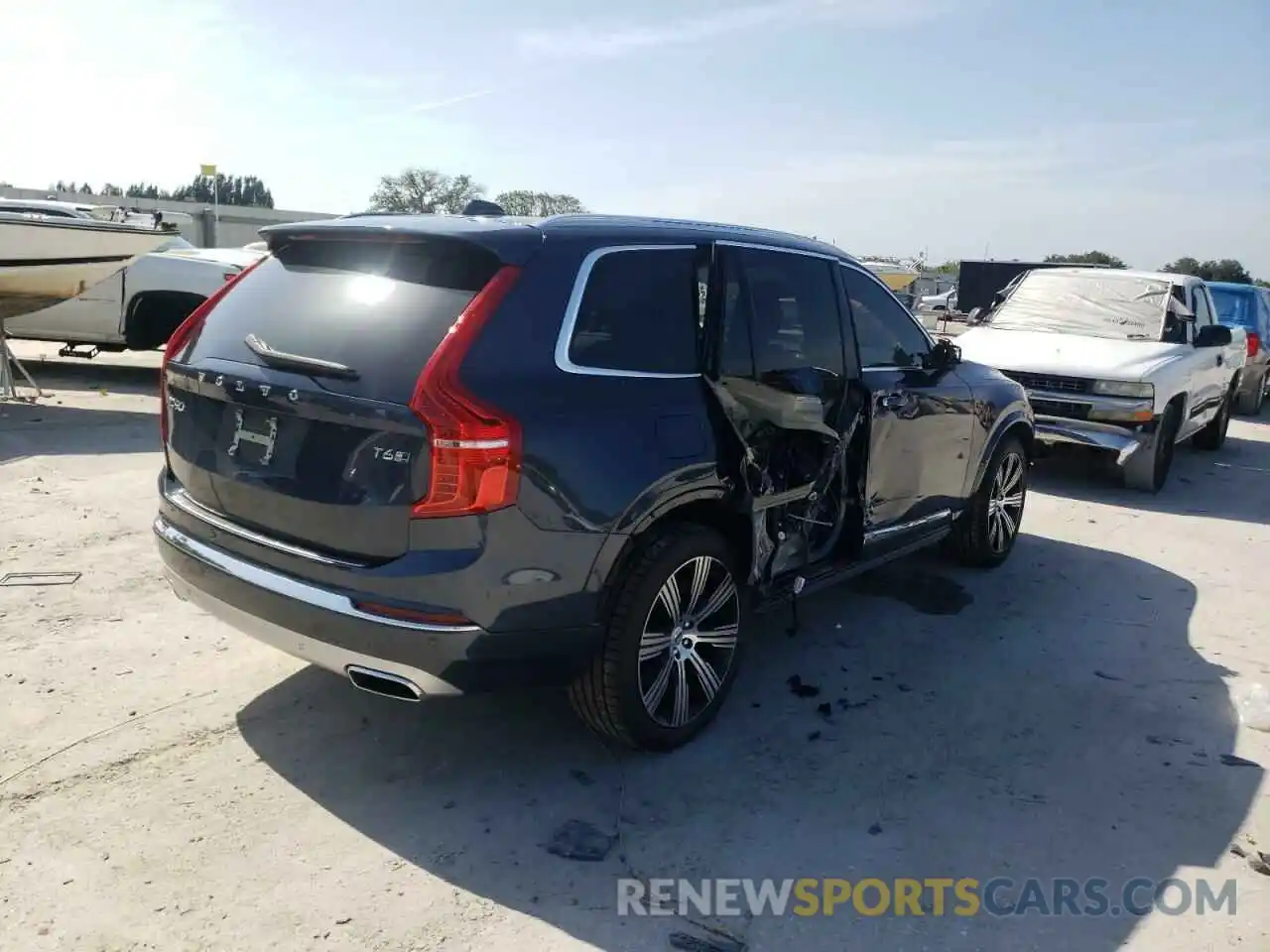 4 Photograph of a damaged car YV4A221L7L1624084 VOLVO XC90 2020