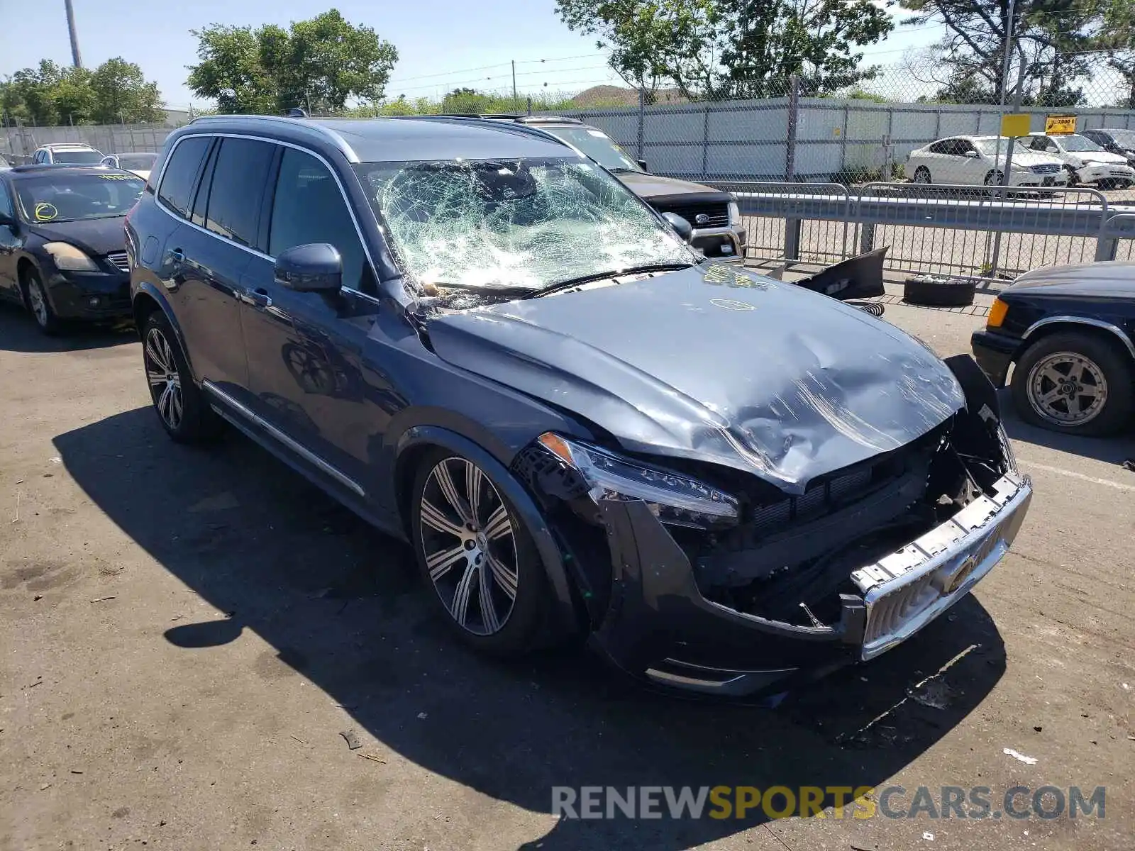 1 Photograph of a damaged car YV4A221L8L1553963 VOLVO XC90 2020