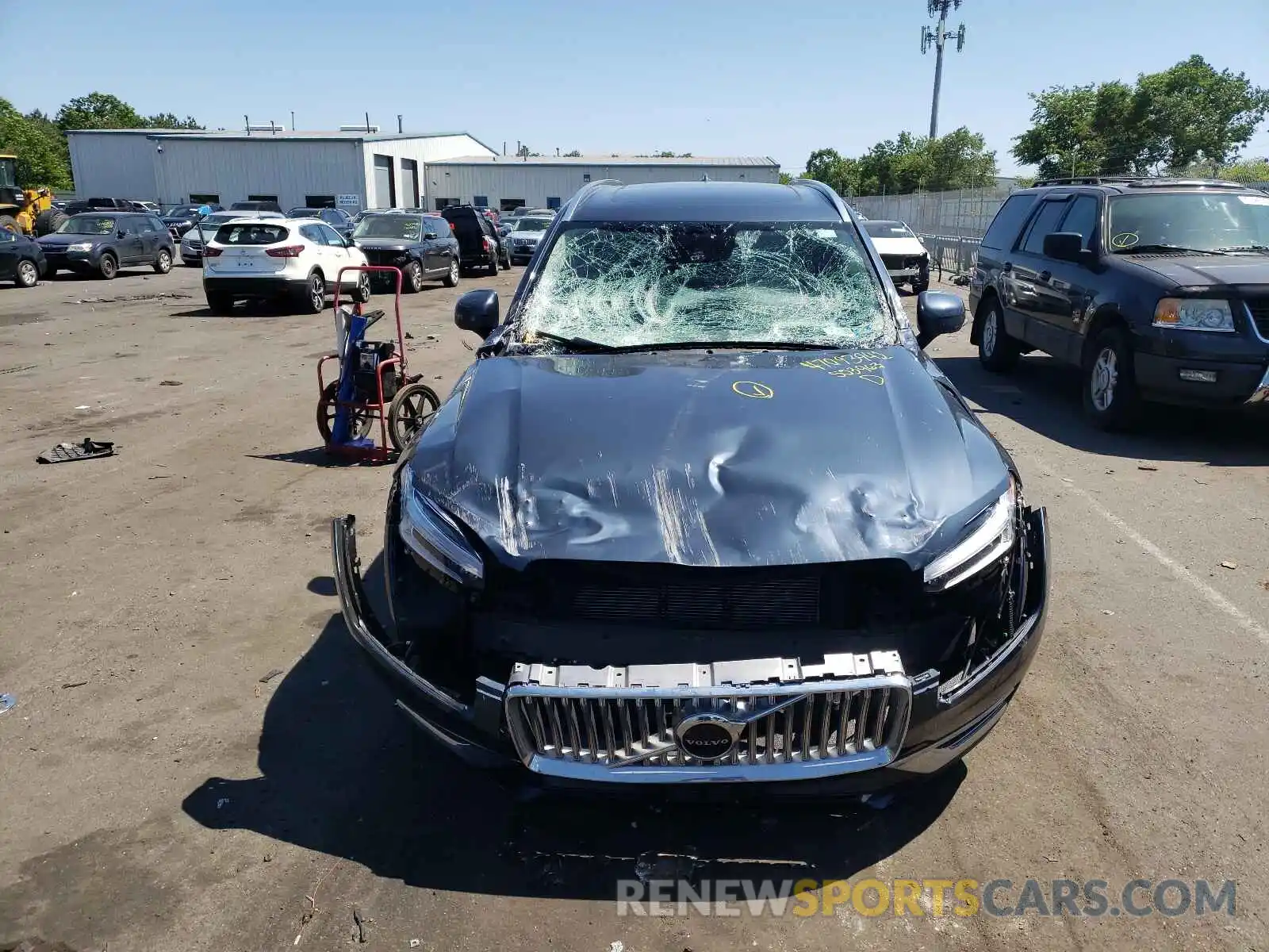 9 Photograph of a damaged car YV4A221L8L1553963 VOLVO XC90 2020