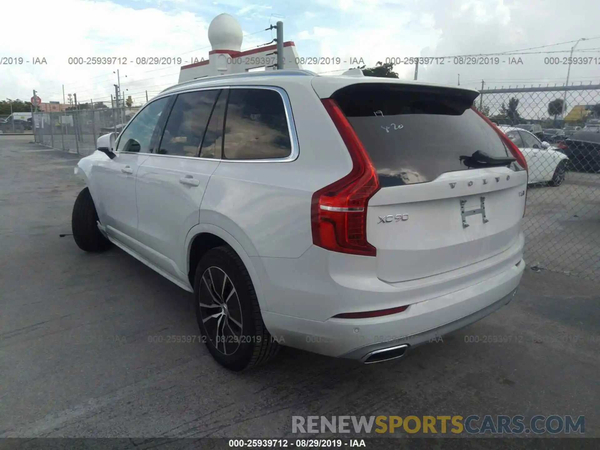 3 Photograph of a damaged car YV4A22PK0L1530739 VOLVO XC90 2020