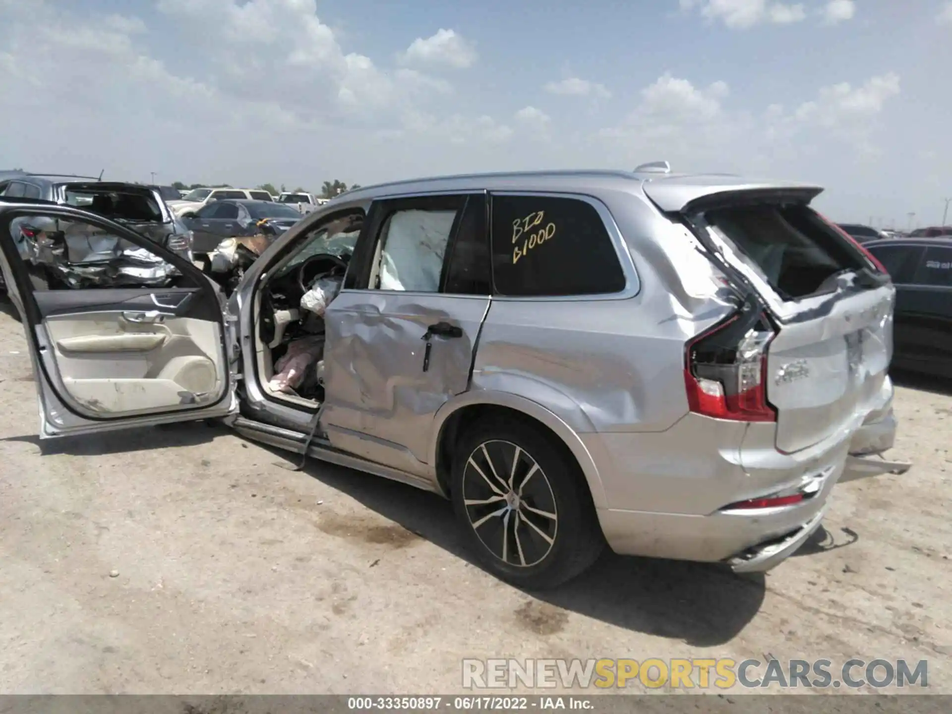 3 Photograph of a damaged car YV4A22PK3L1530735 VOLVO XC90 2020