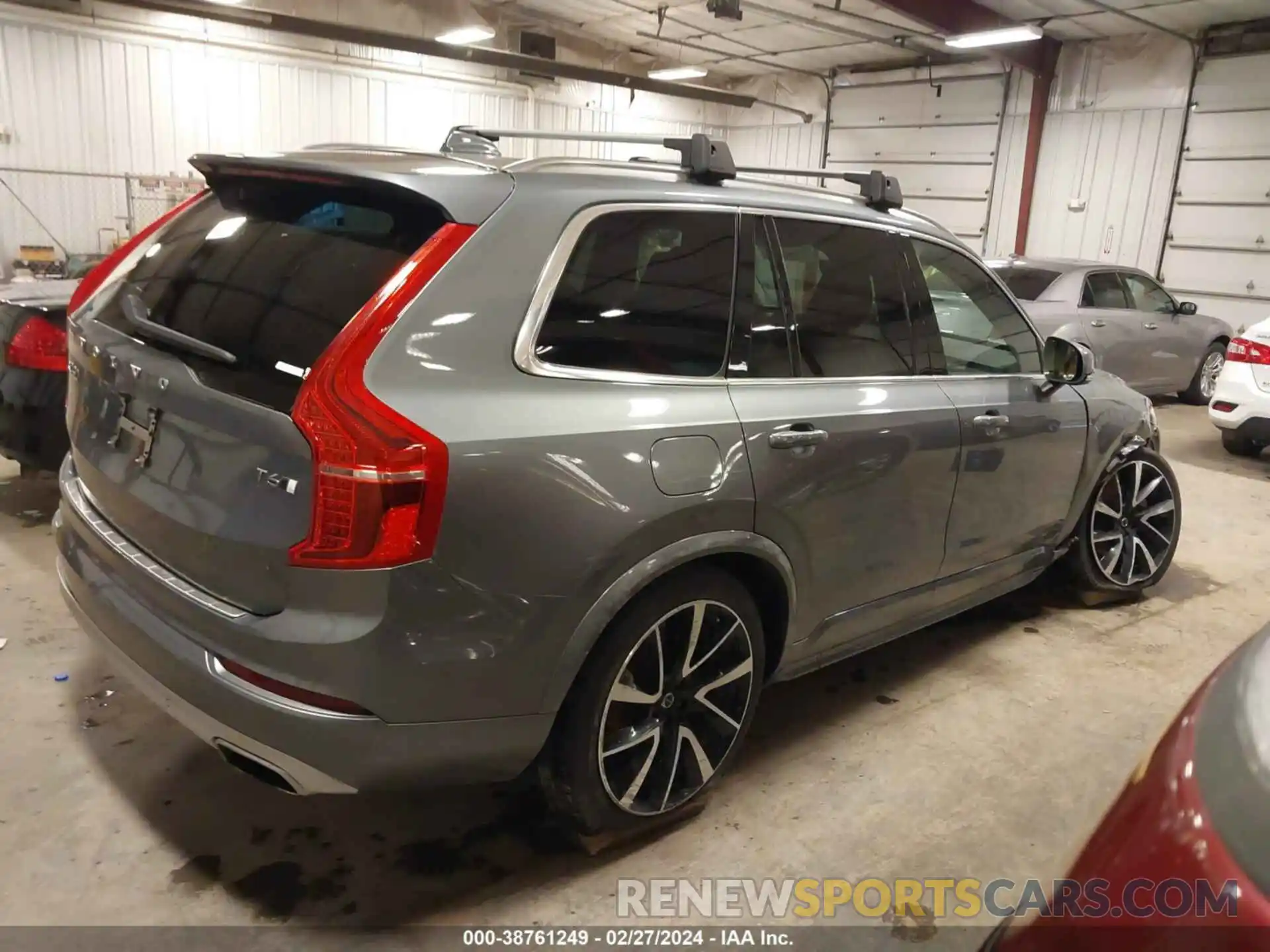 4 Photograph of a damaged car YV4A22PK4L1555482 VOLVO XC90 2020