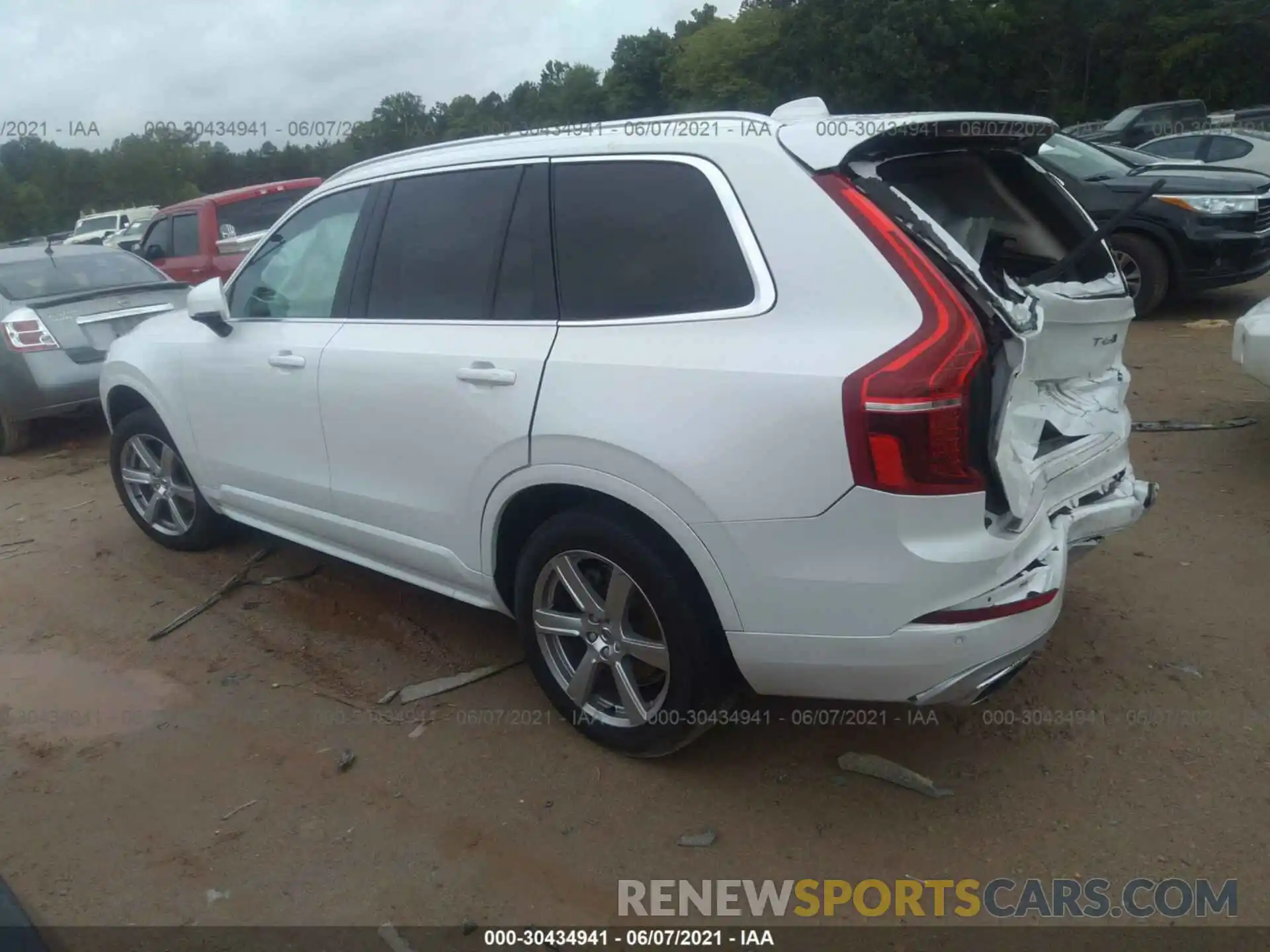 3 Photograph of a damaged car YV4A22PK4L1581466 VOLVO XC90 2020