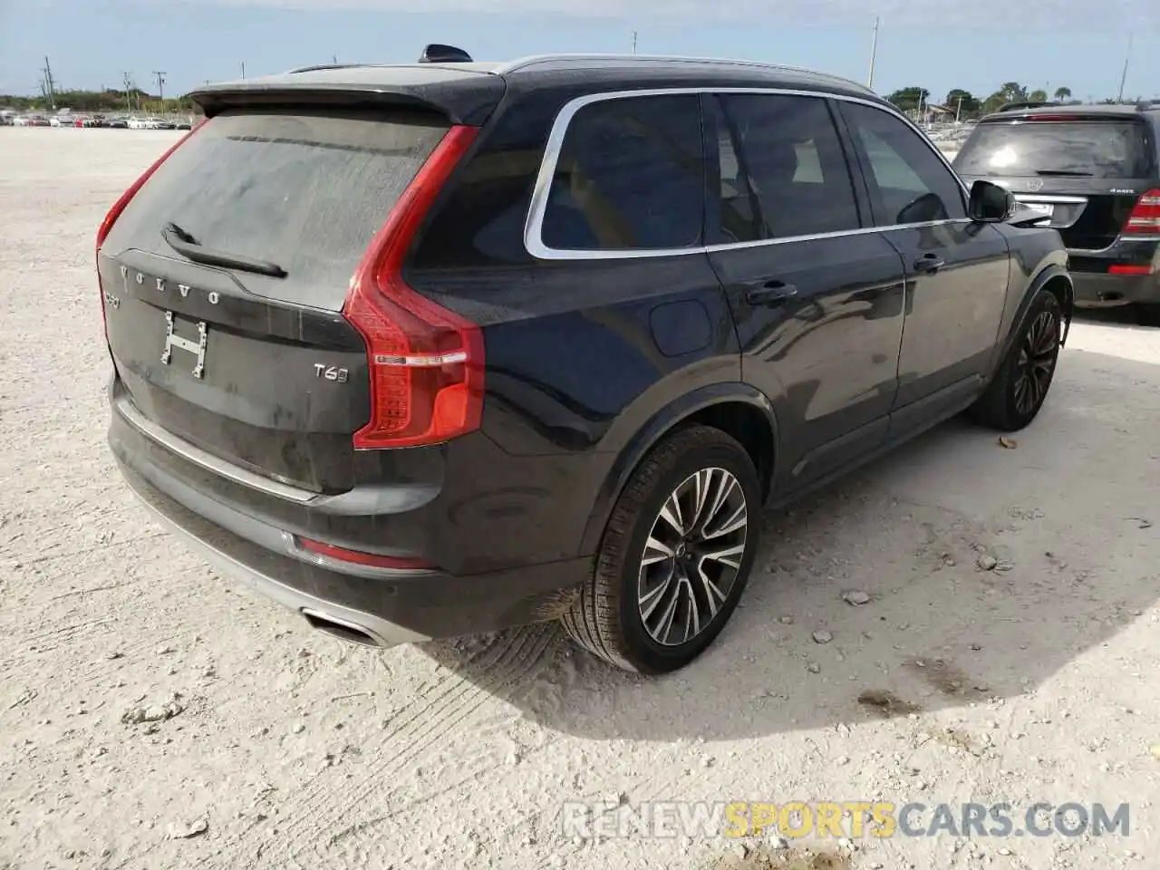 4 Photograph of a damaged car YV4A22PK4L1602073 VOLVO XC90 2020