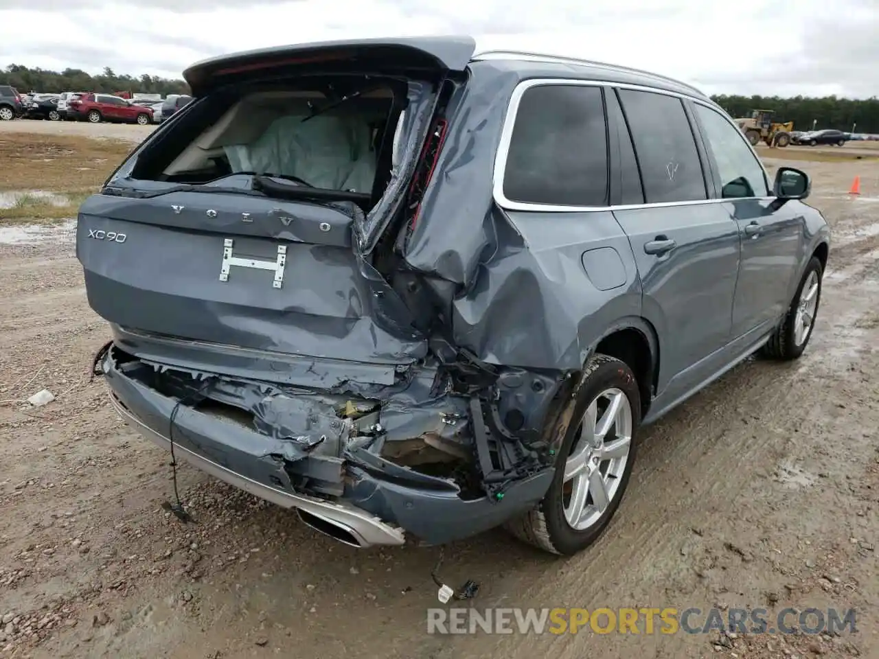 4 Photograph of a damaged car YV4A22PK6L1570582 VOLVO XC90 2020