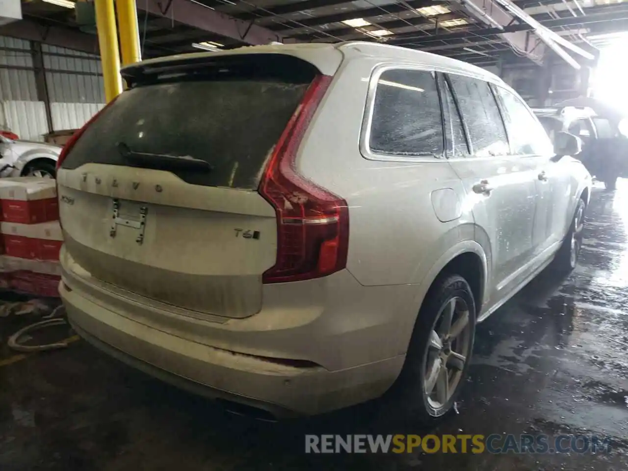 4 Photograph of a damaged car YV4A22PK7L1581462 VOLVO XC90 2020