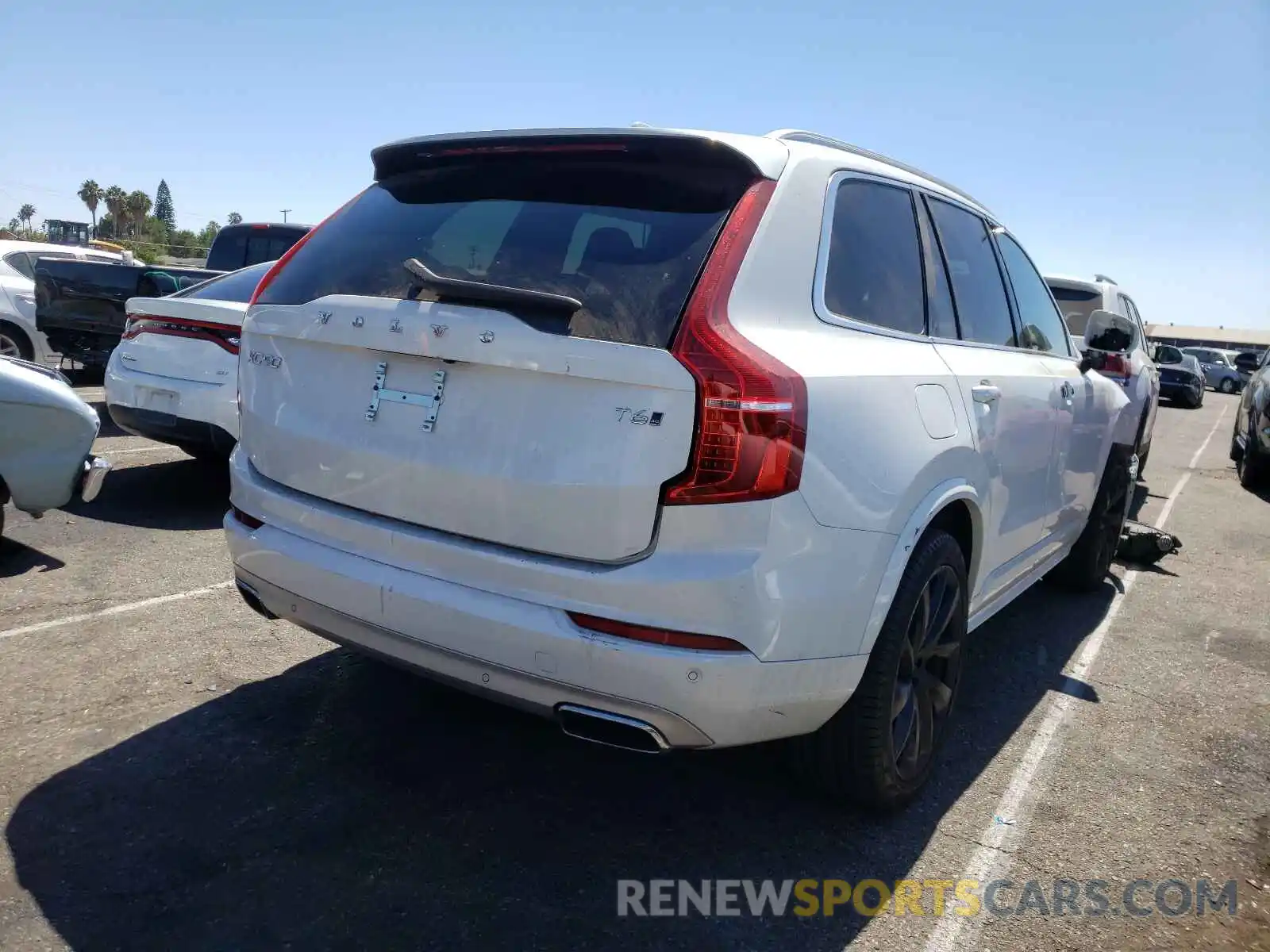 4 Photograph of a damaged car YV4A22PK8L1533064 VOLVO XC90 2020