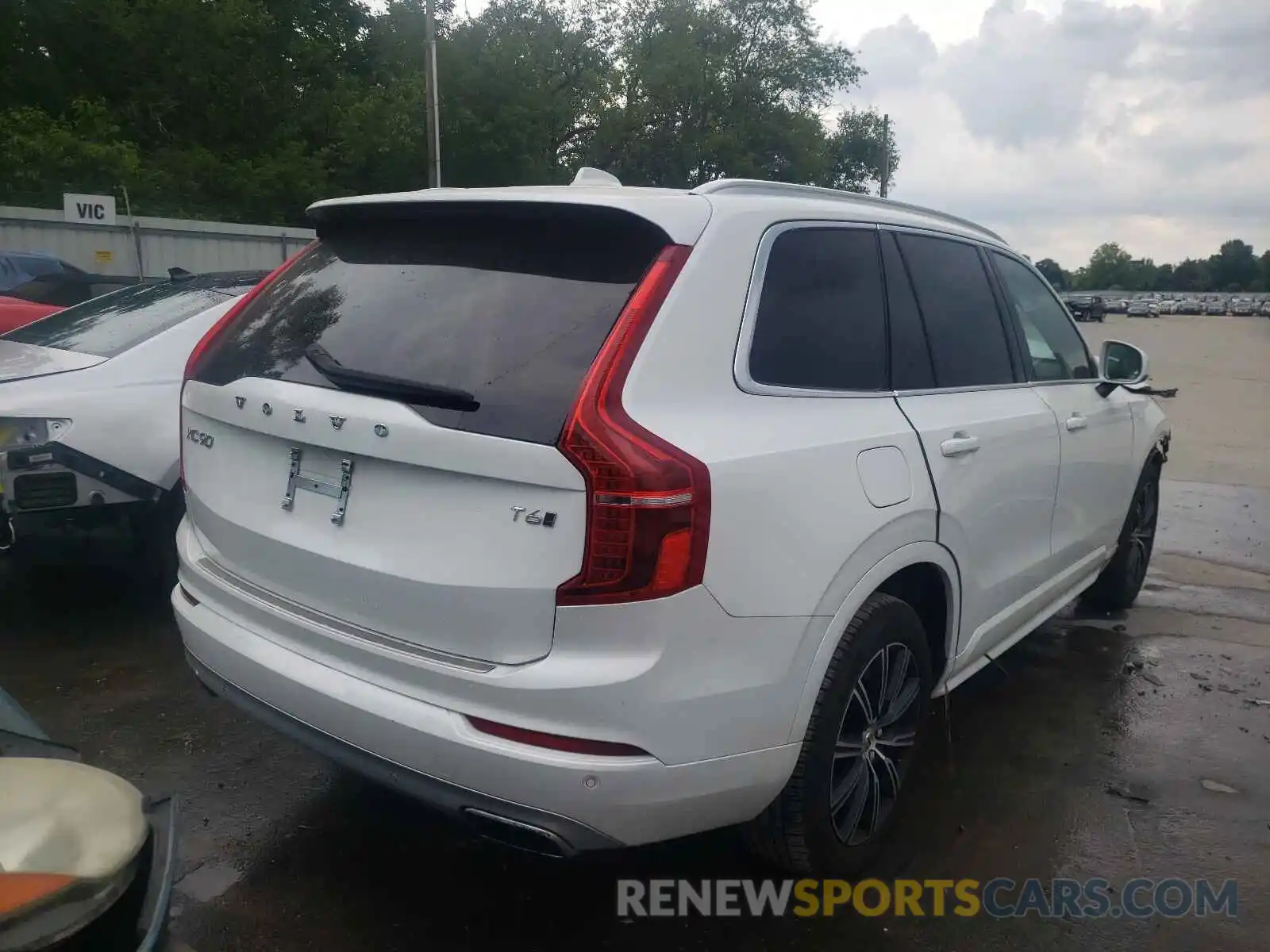 4 Photograph of a damaged car YV4A22PK8L1570499 VOLVO XC90 2020