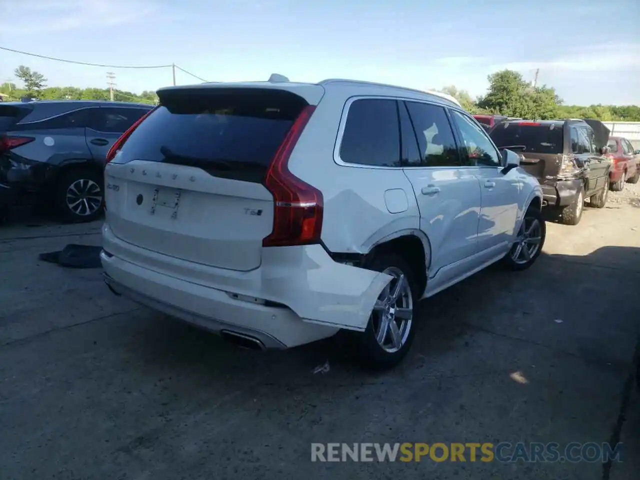 4 Photograph of a damaged car YV4A22PK9L1602151 VOLVO XC90 2020