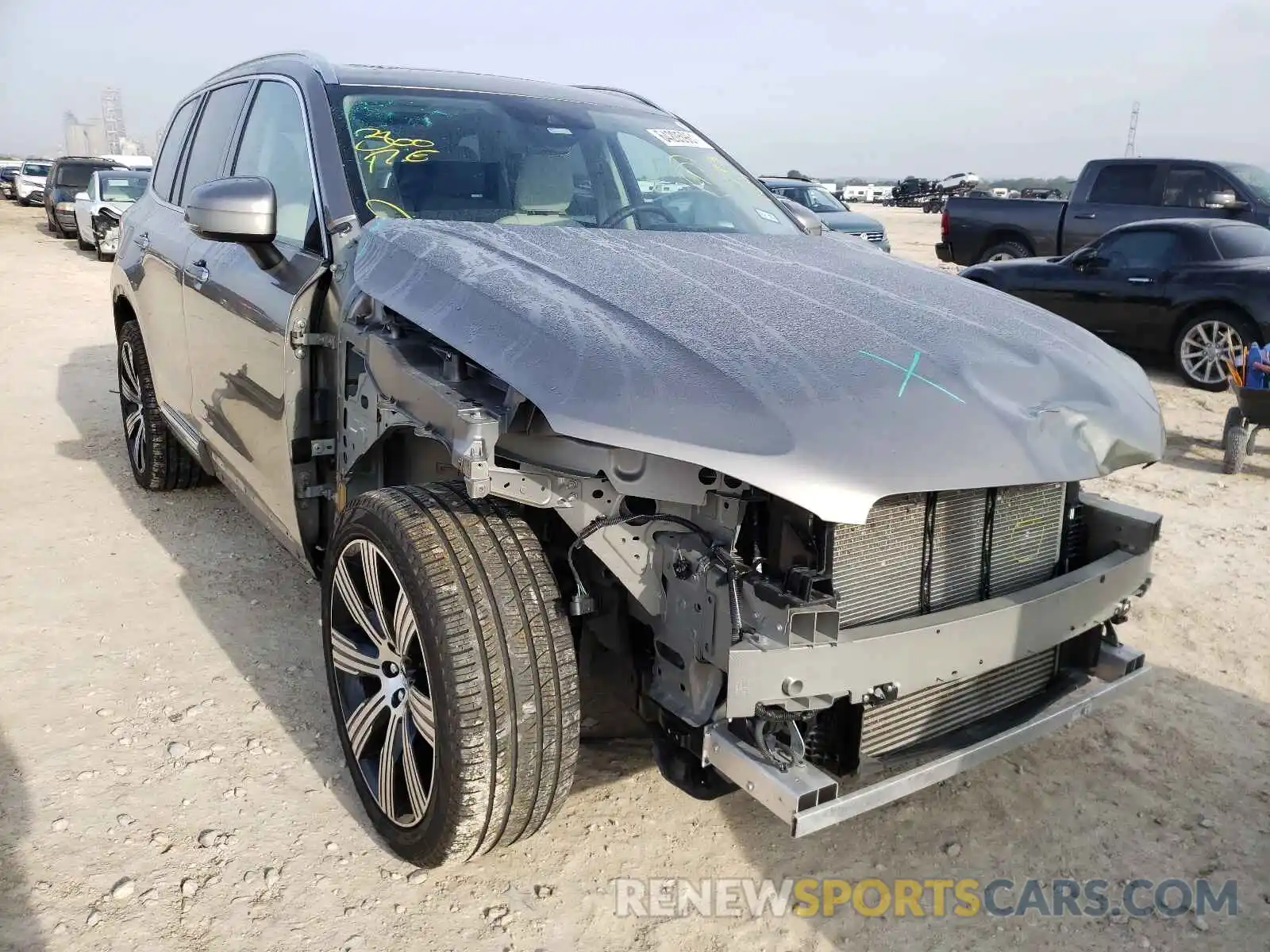 1 Photograph of a damaged car YV4A22PL2L1573164 VOLVO XC90 2020