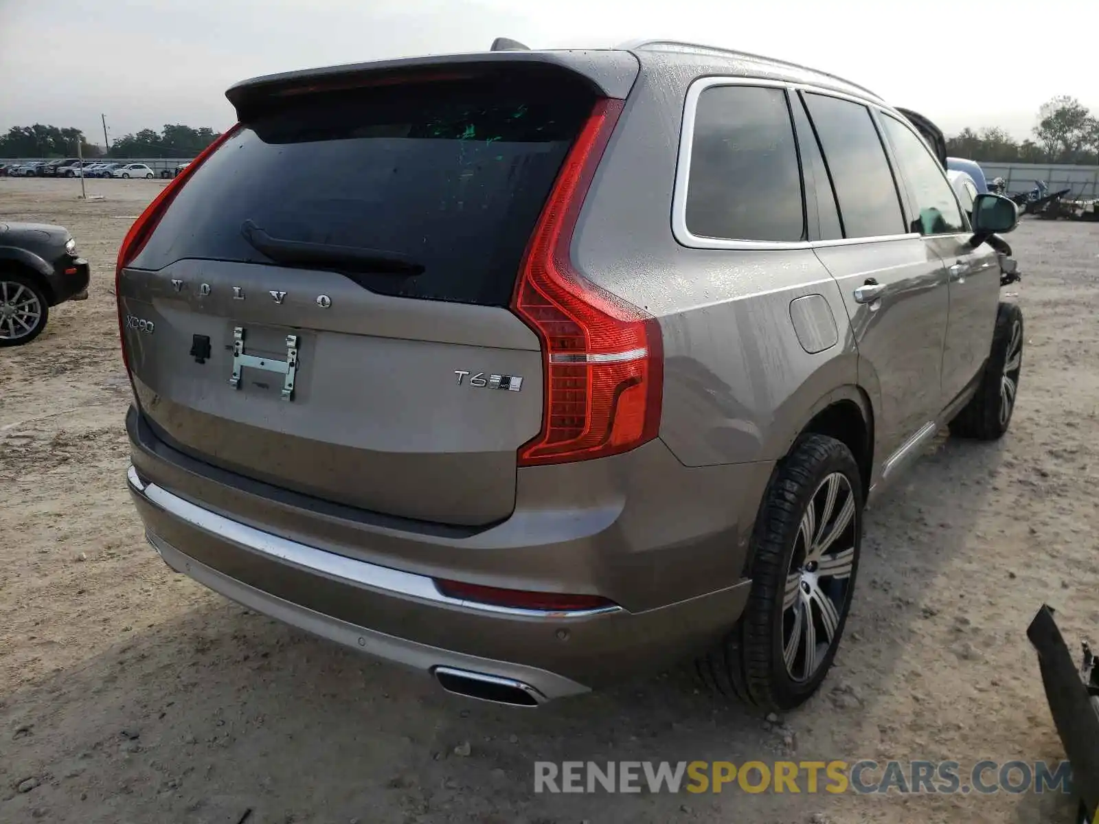 4 Photograph of a damaged car YV4A22PL2L1573164 VOLVO XC90 2020