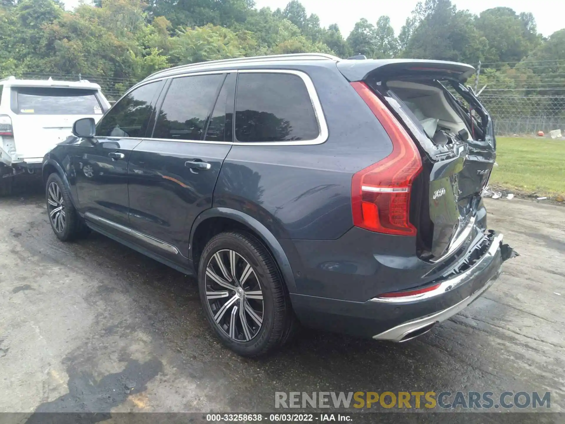 3 Photograph of a damaged car YV4A22PL2L1614117 VOLVO XC90 2020