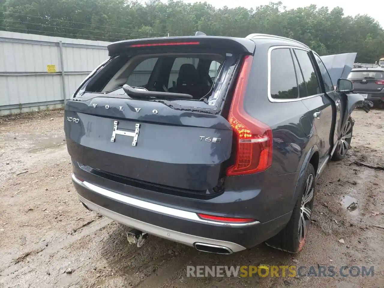 4 Photograph of a damaged car YV4A22PL6L1581896 VOLVO XC90 2020