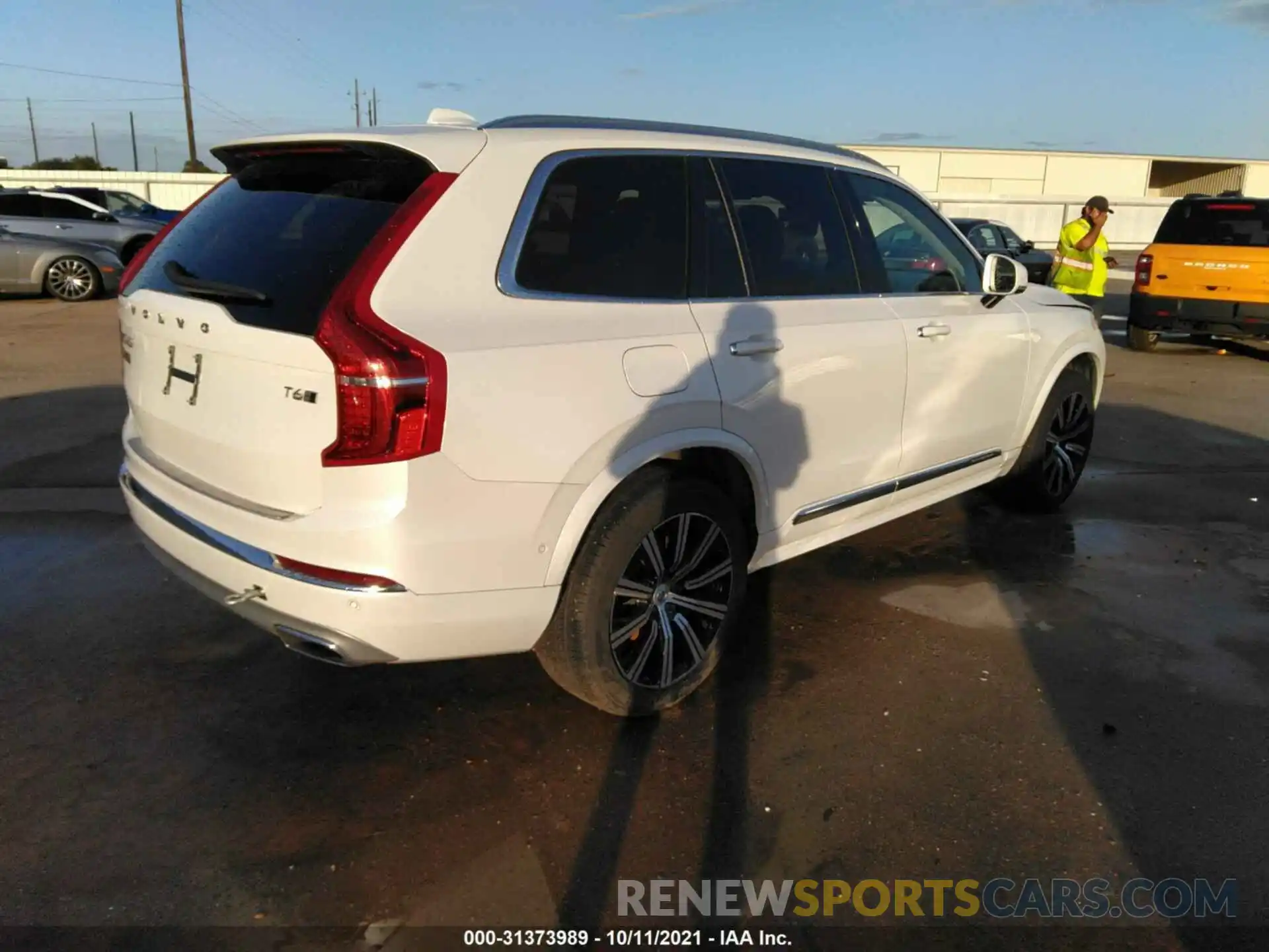 4 Photograph of a damaged car YV4A22PL6L1614153 VOLVO XC90 2020