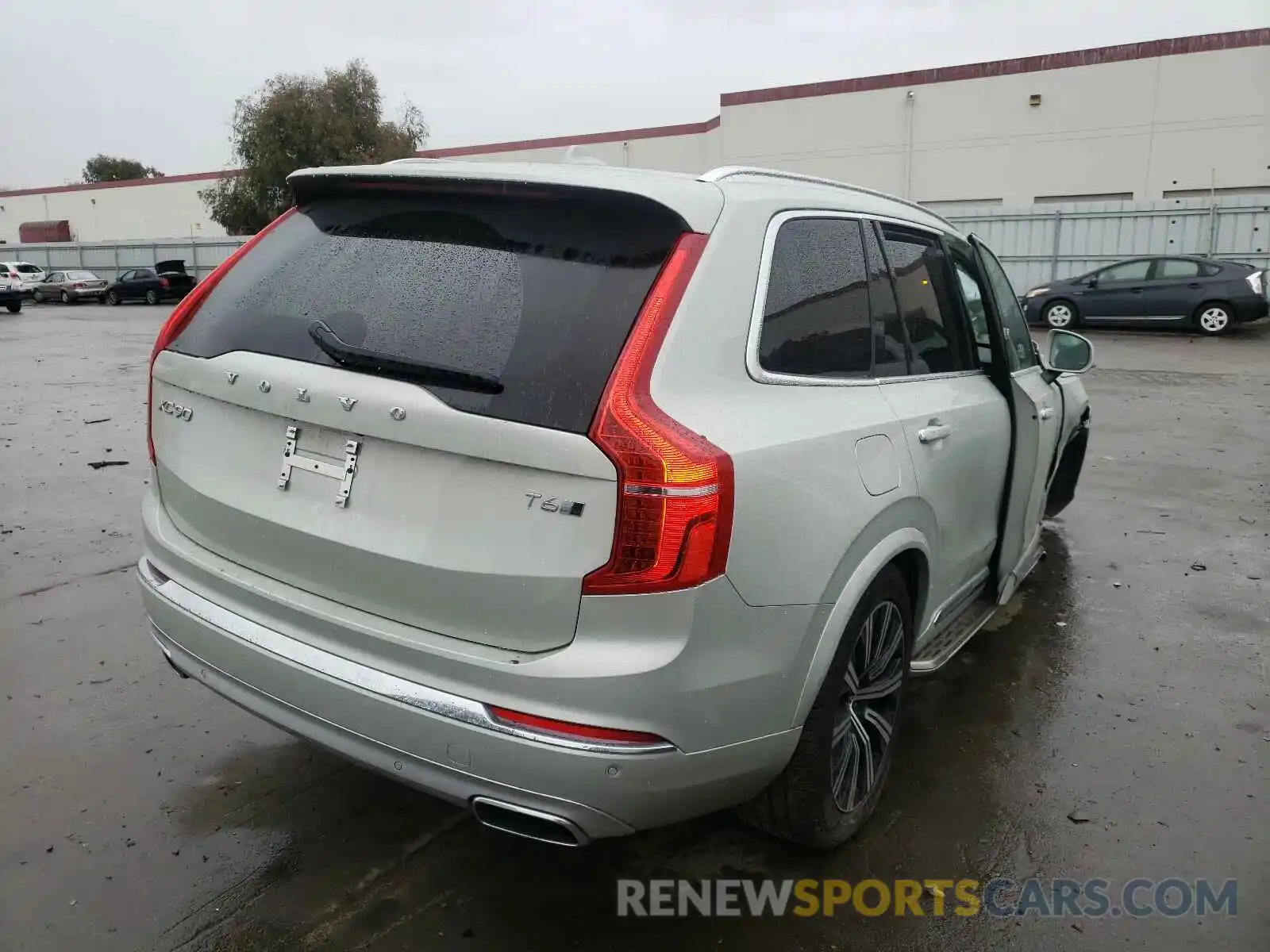 4 Photograph of a damaged car YV4A22PL8L1587487 VOLVO XC90 2020