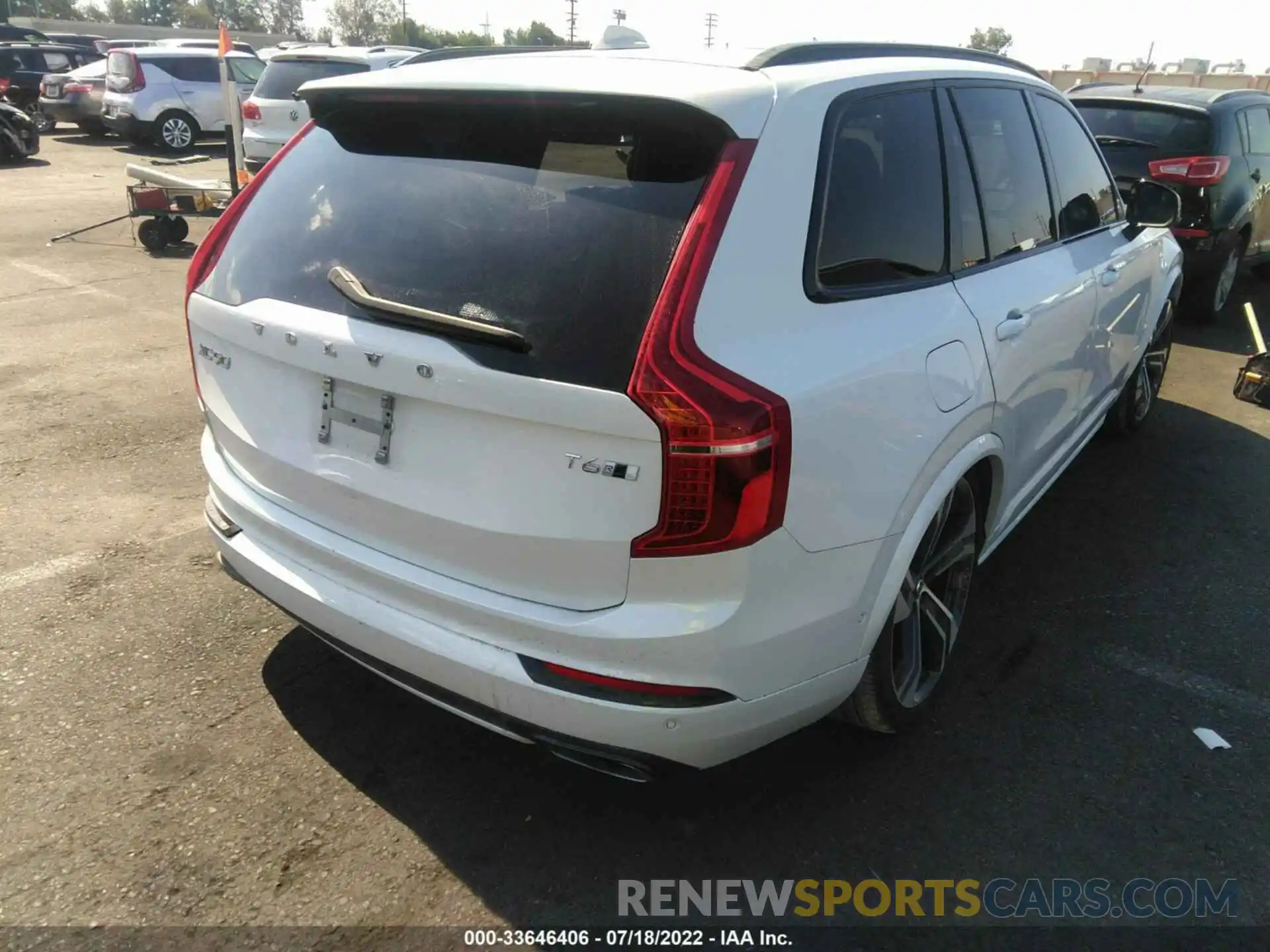 4 Photograph of a damaged car YV4A22PM9L1542079 VOLVO XC90 2020