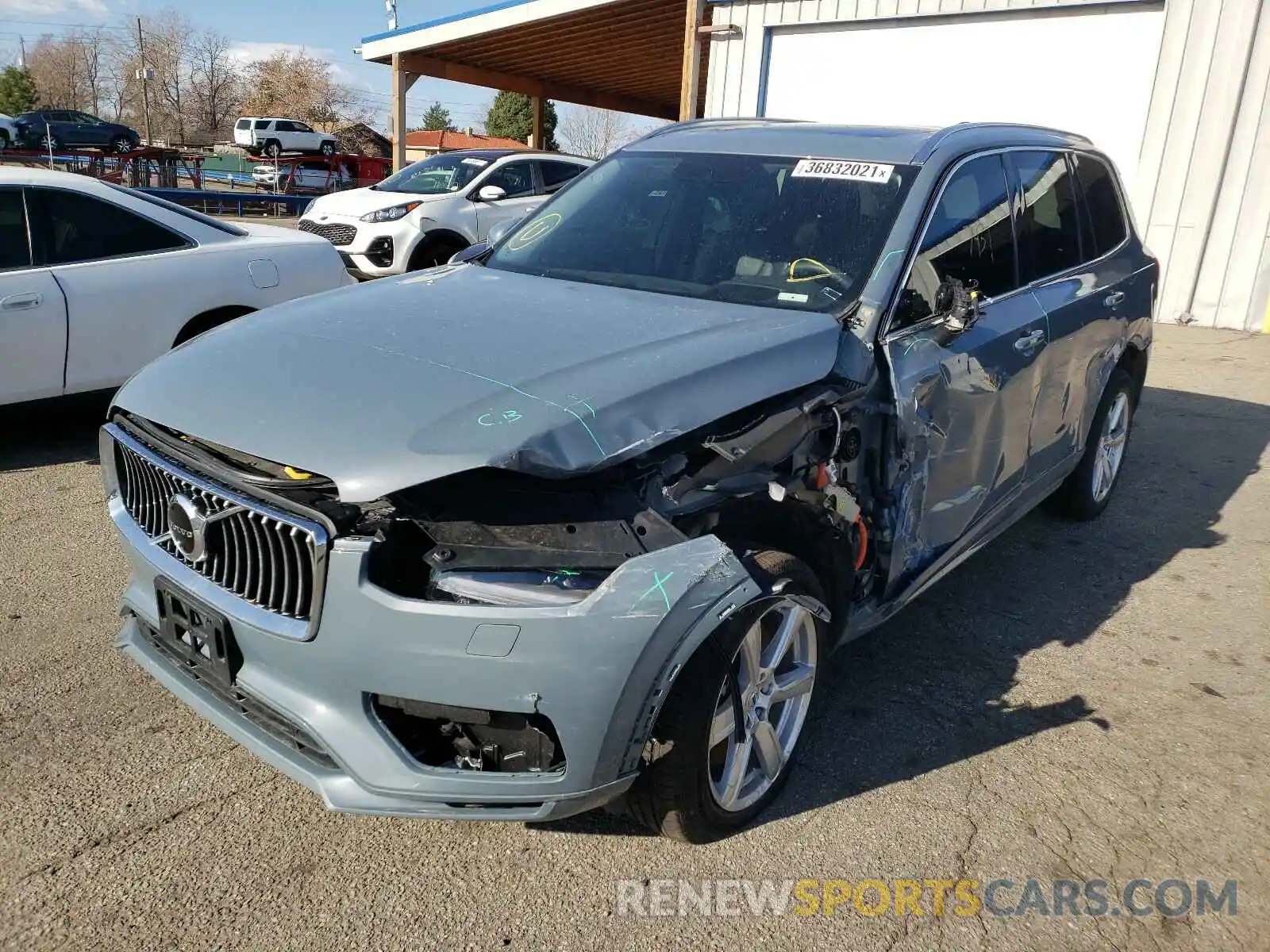 2 Photograph of a damaged car YV4BR00KXL1621113 VOLVO XC90 2020