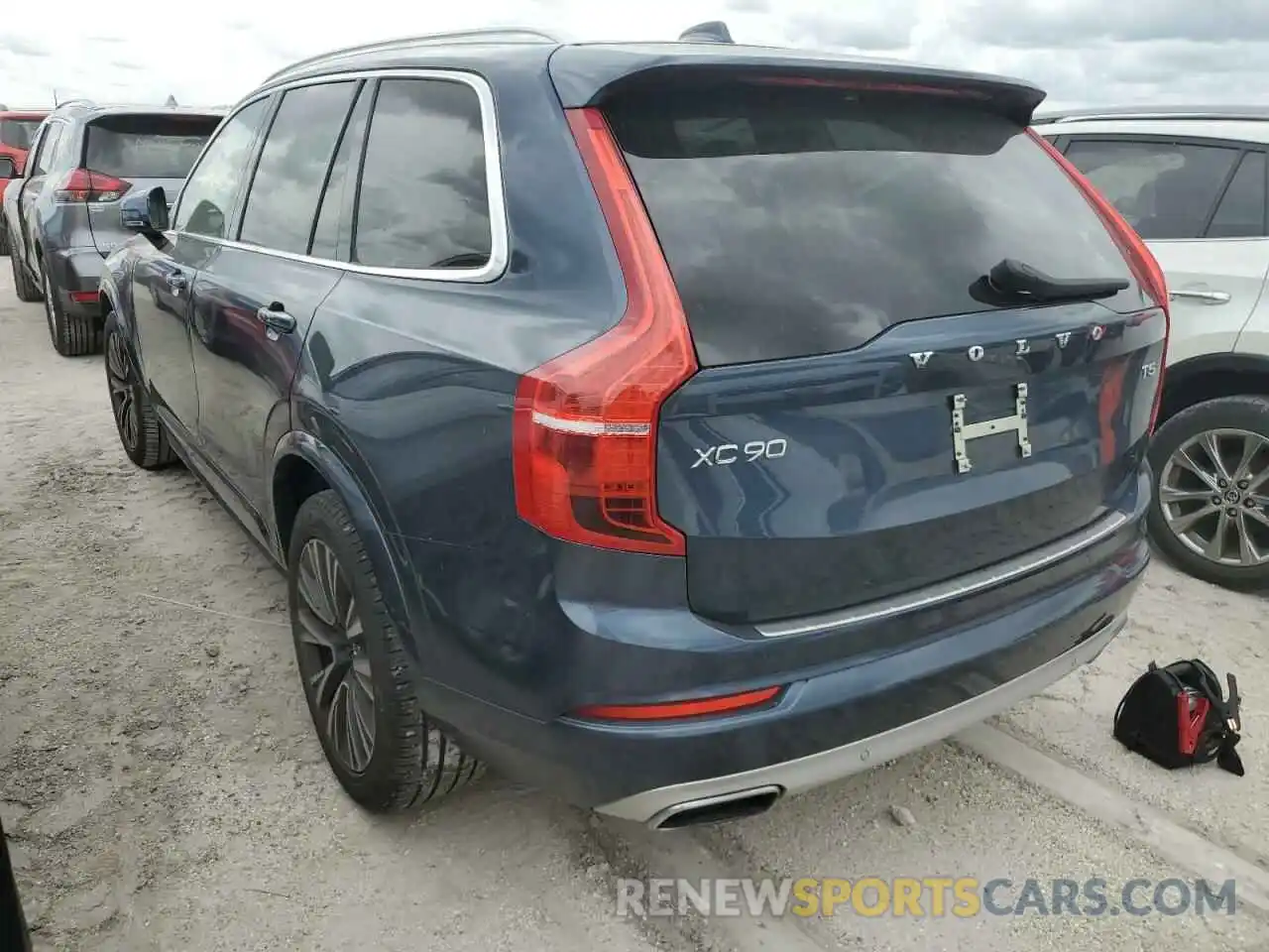 3 Photograph of a damaged car YV4102CK2M1683880 VOLVO XC90 2021