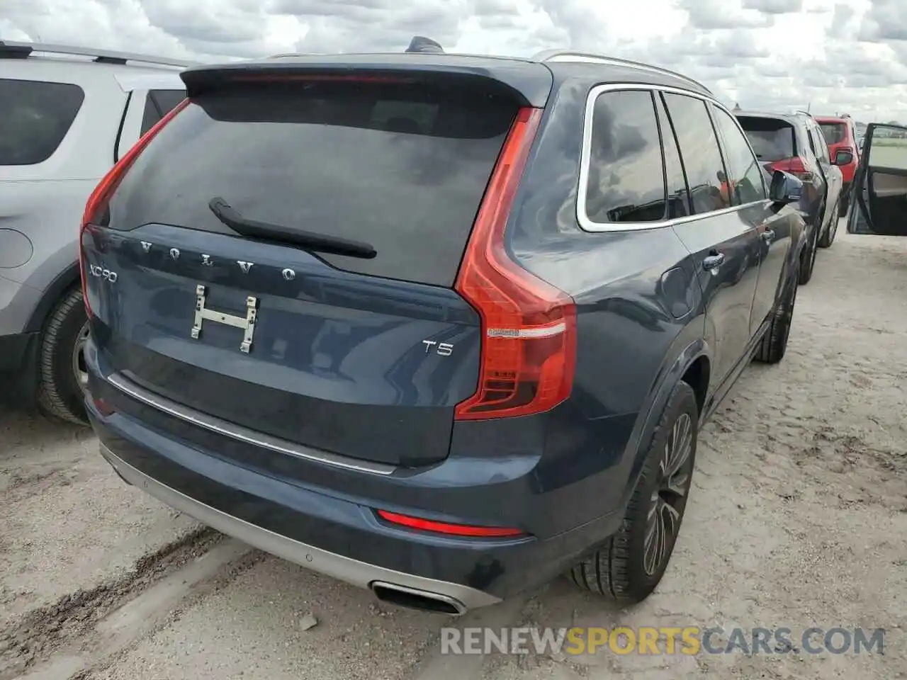 4 Photograph of a damaged car YV4102CK2M1683880 VOLVO XC90 2021