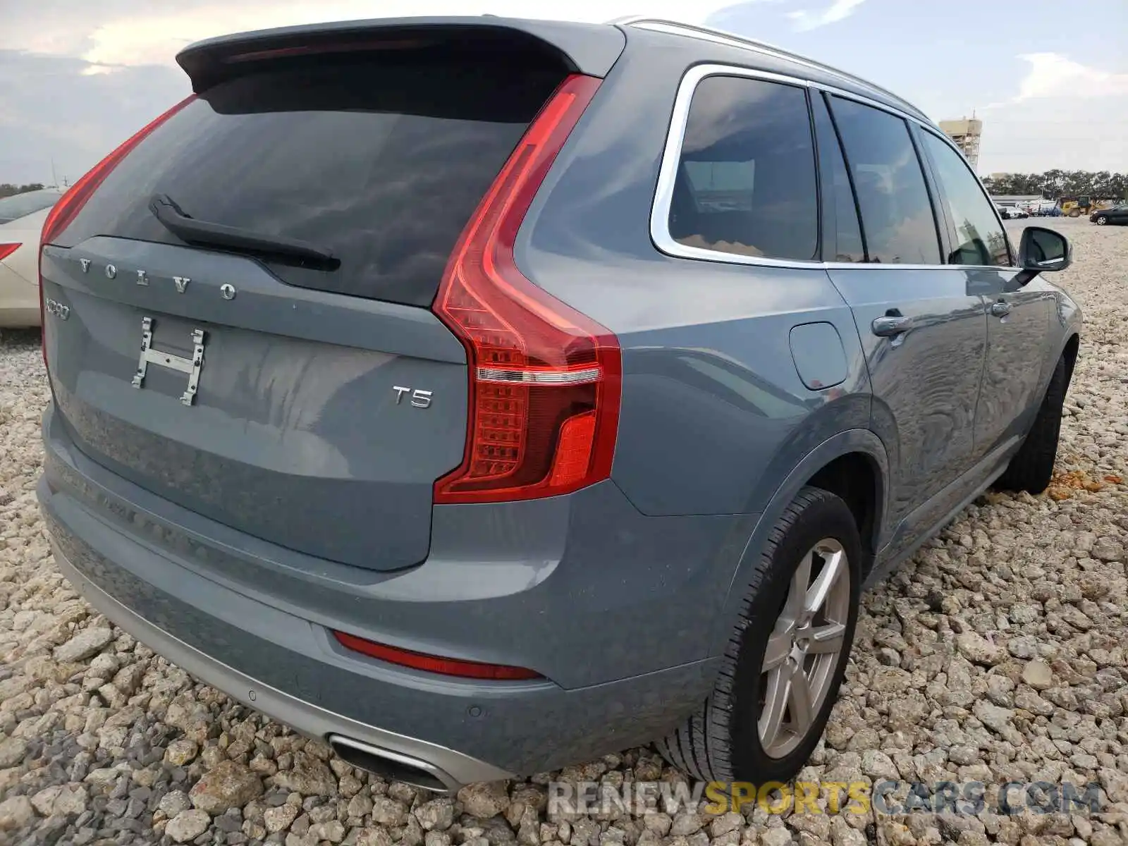 4 Photograph of a damaged car YV4102CK2M1716988 VOLVO XC90 2021