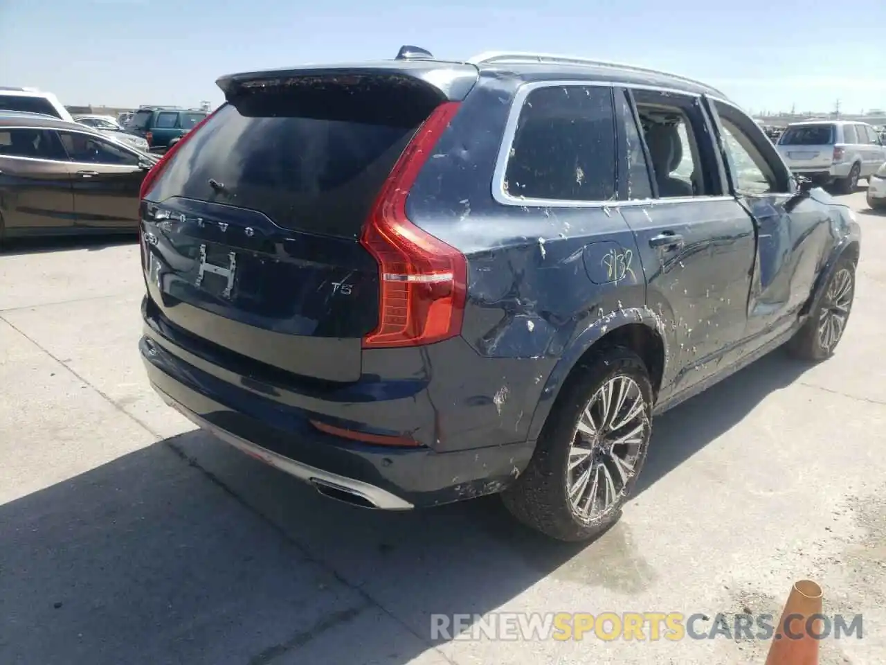 4 Photograph of a damaged car YV4102CK5M1675644 VOLVO XC90 2021