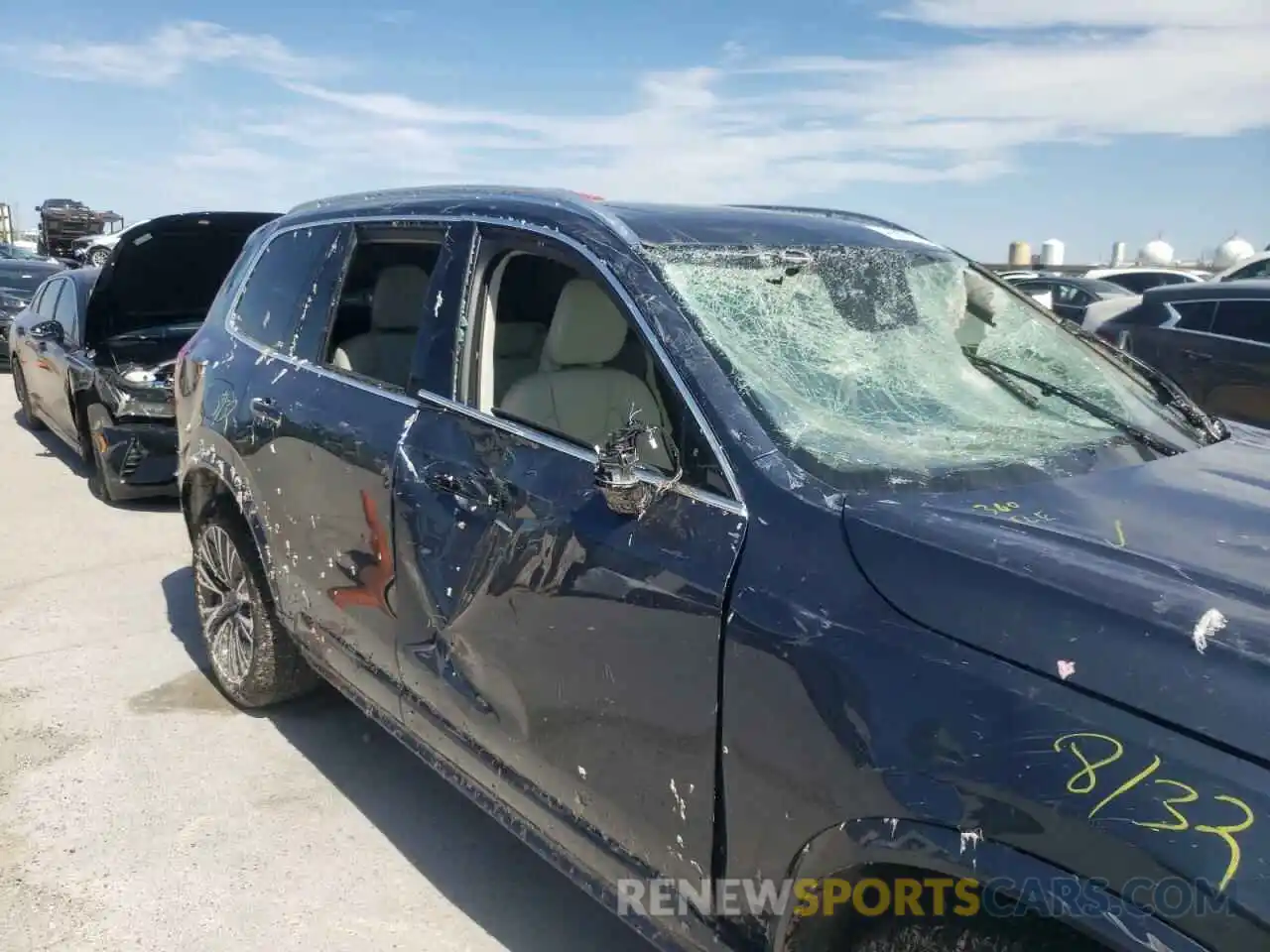 9 Photograph of a damaged car YV4102CK5M1675644 VOLVO XC90 2021